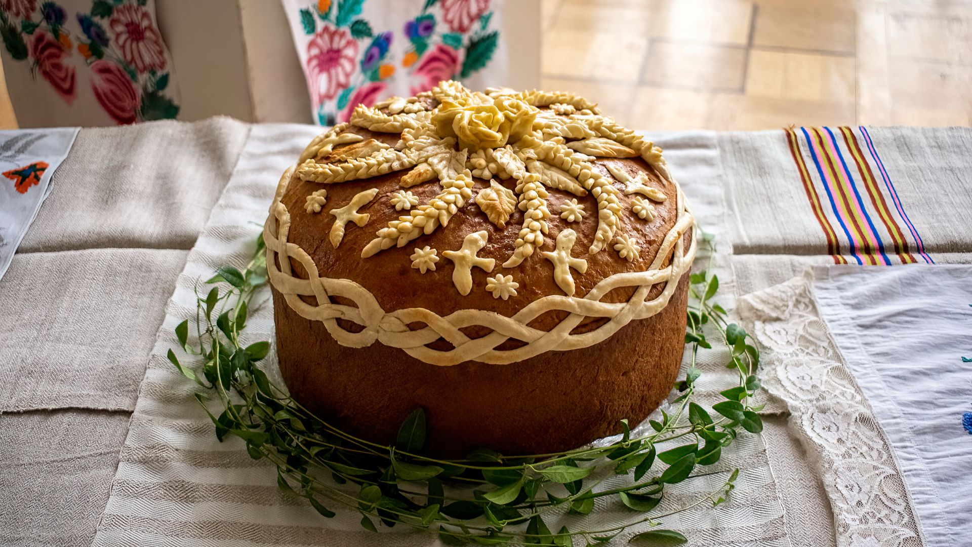 File:Волинський коровай (1), Луцьк, 2021.jpg