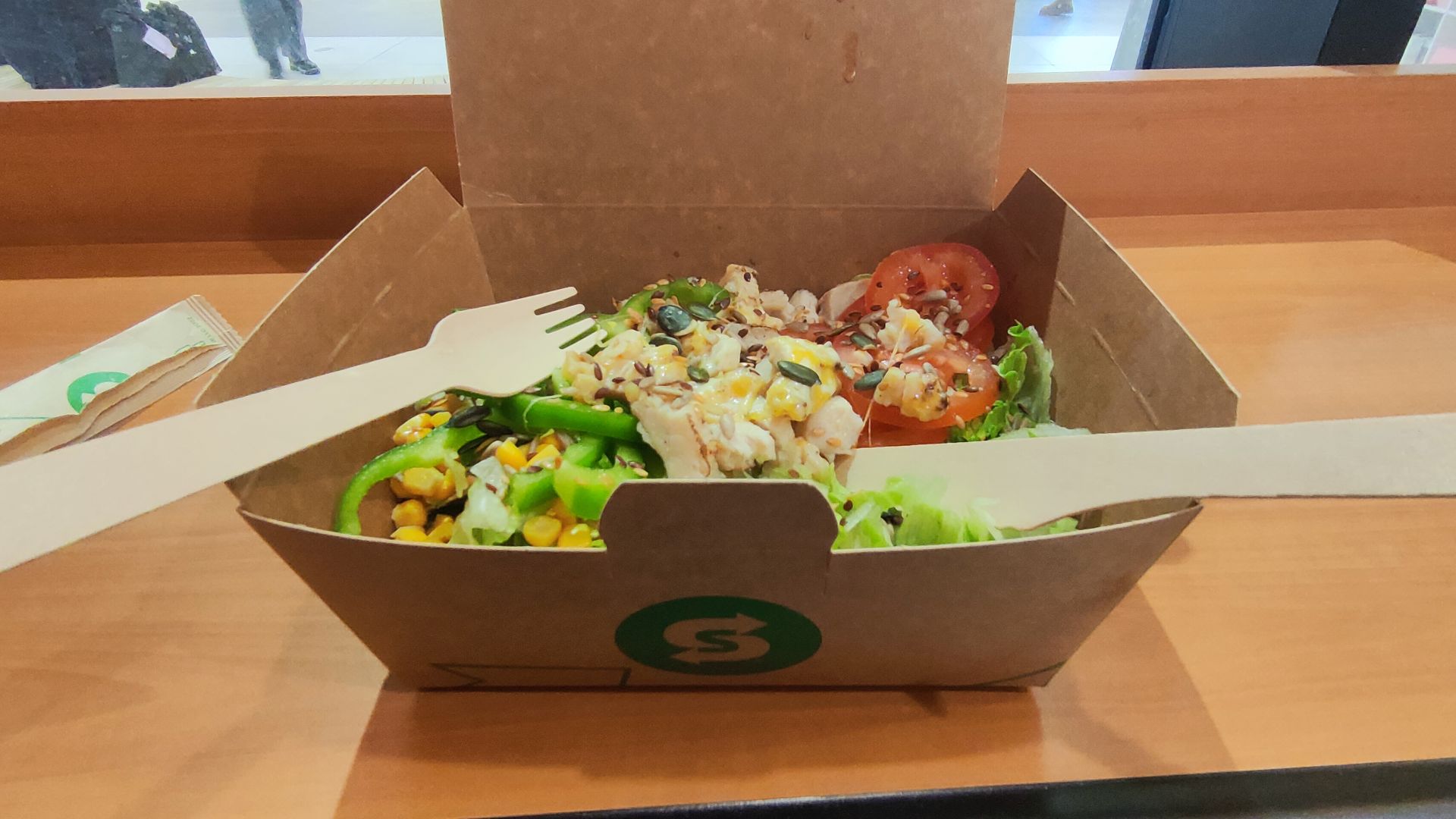 File:Salát v Subway Olomouc.jpg