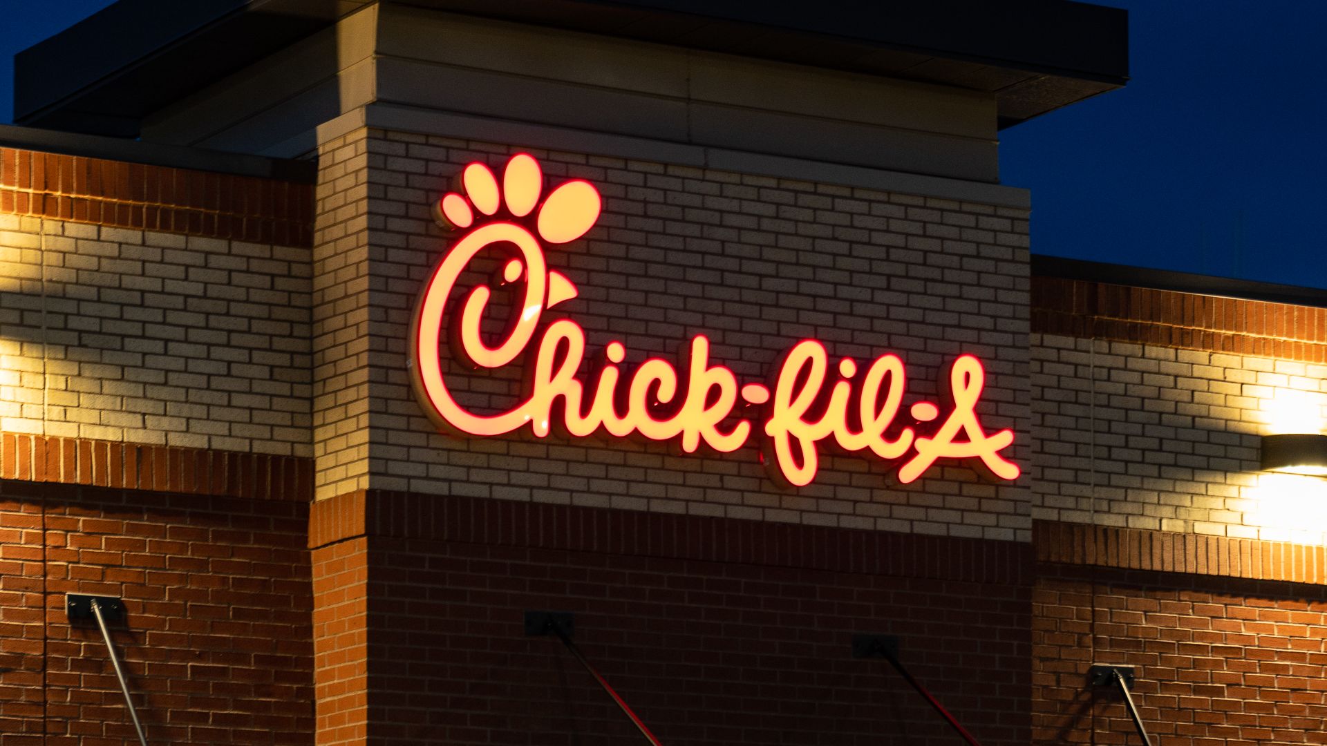 File:Chick-fil-A Fast Food Restaurant in West St Paul, Minnesota, 2018.jpg