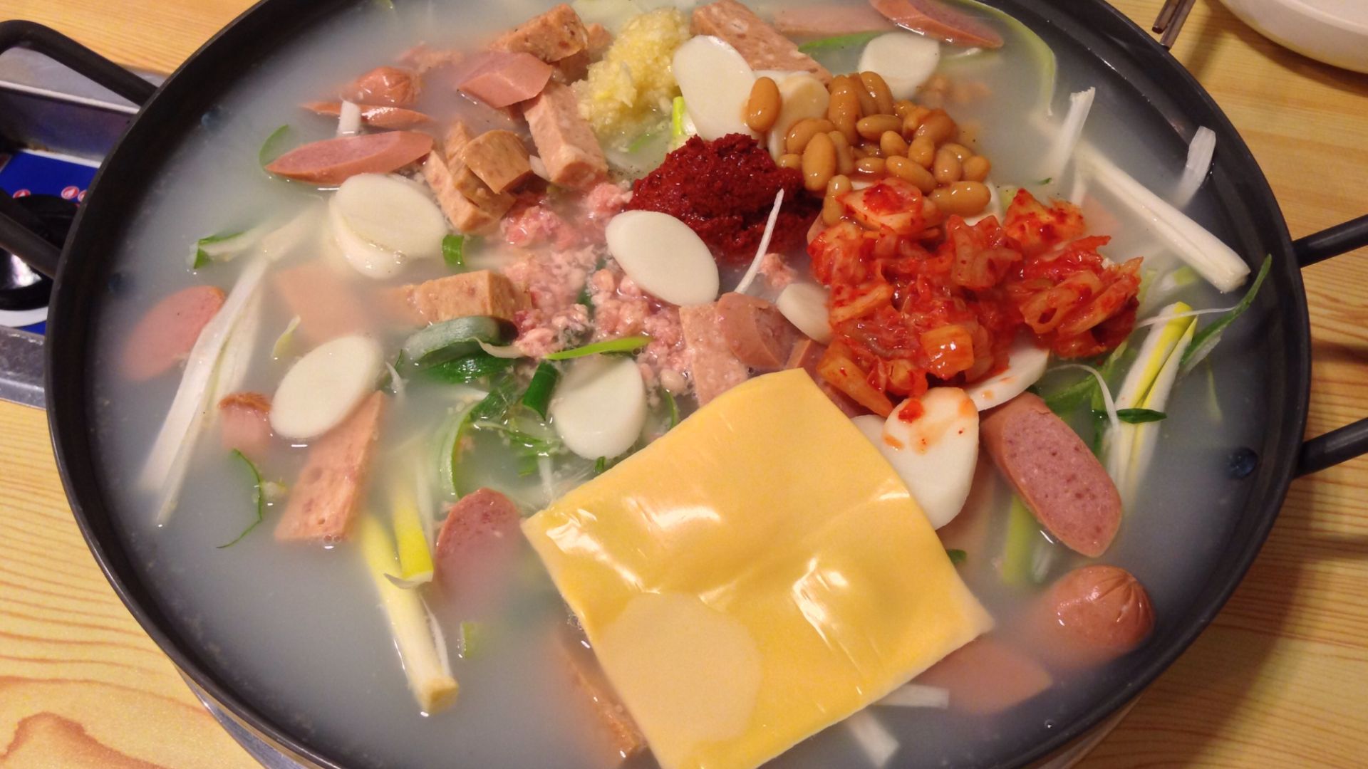 File:Budae jjigae before boiling.jpg