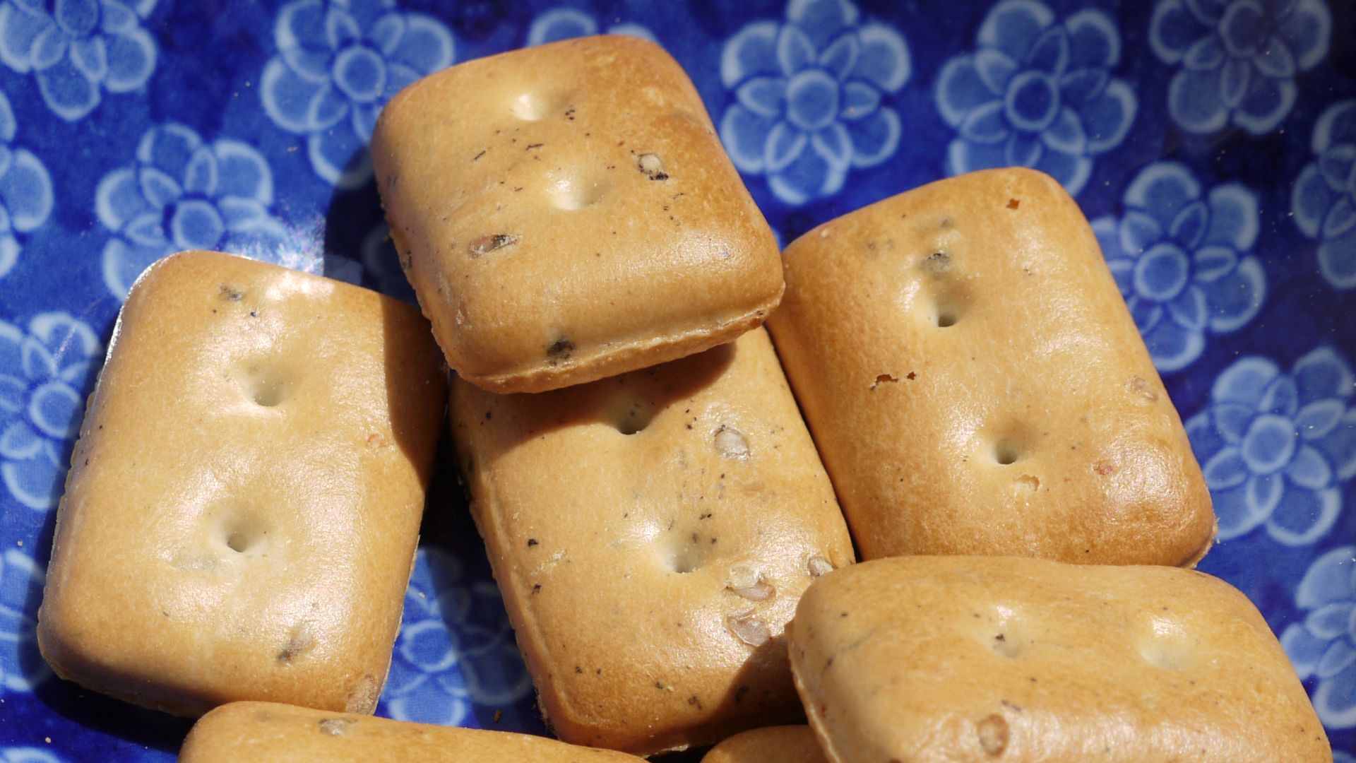 File:Japanese Hardtack Kanpan.jpg - Wikimedia Commons