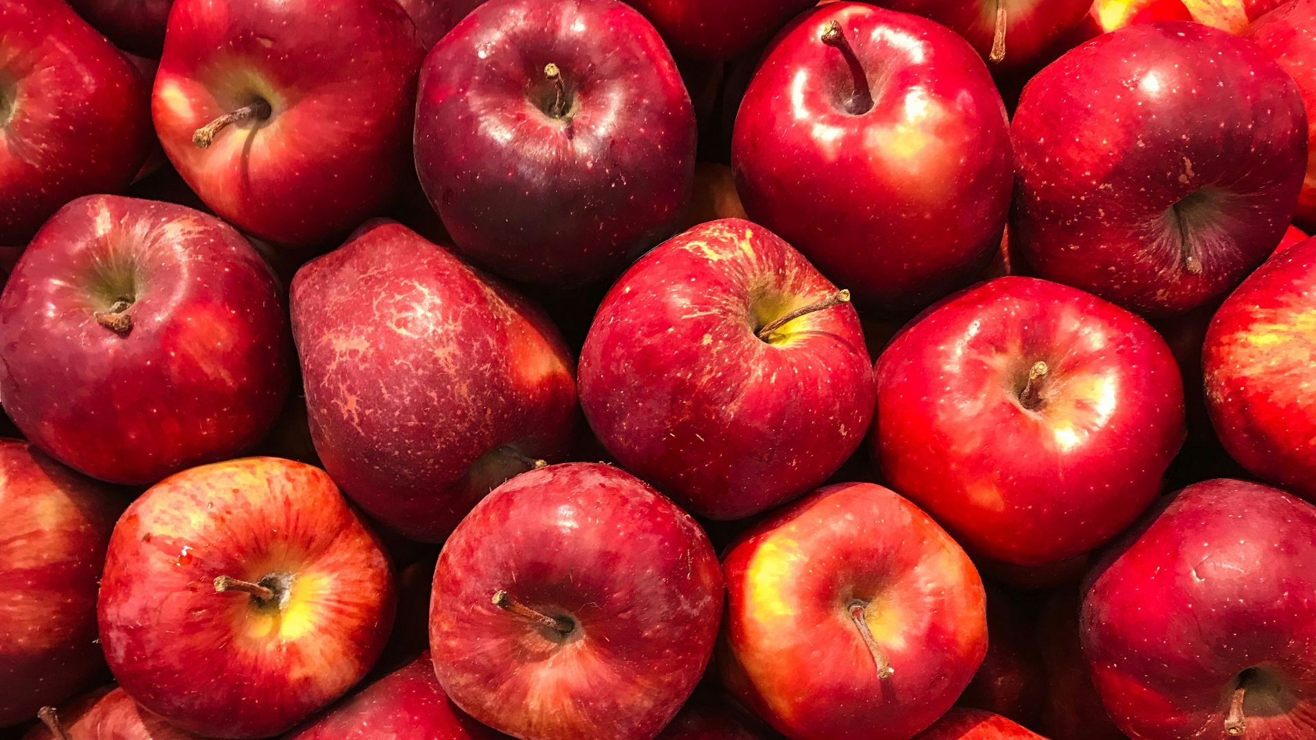 bunch of red apples