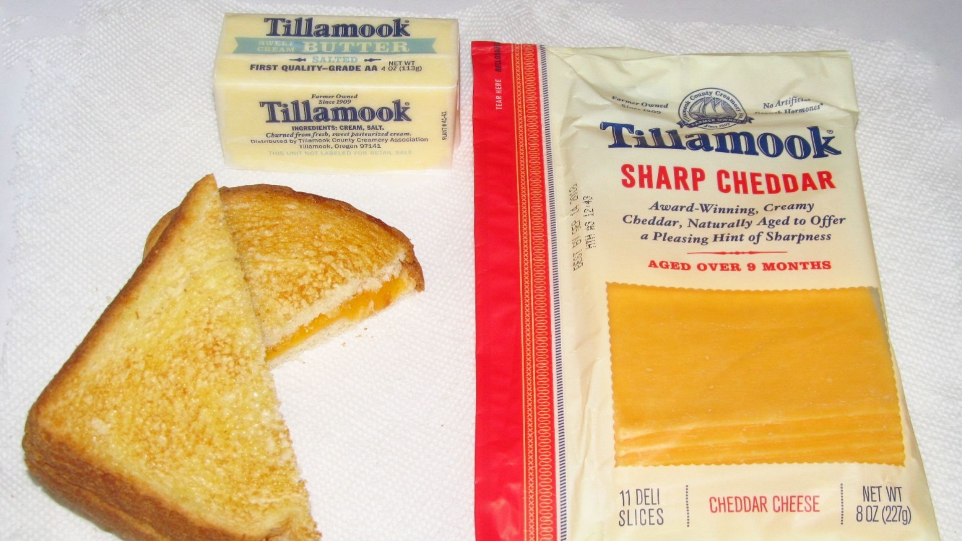 File:Grilled Cheese Sandwich with Tillamook (40702519474).jpg ...