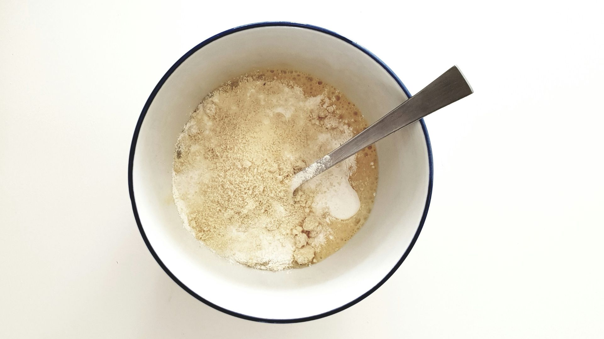 round white ceramic bowl