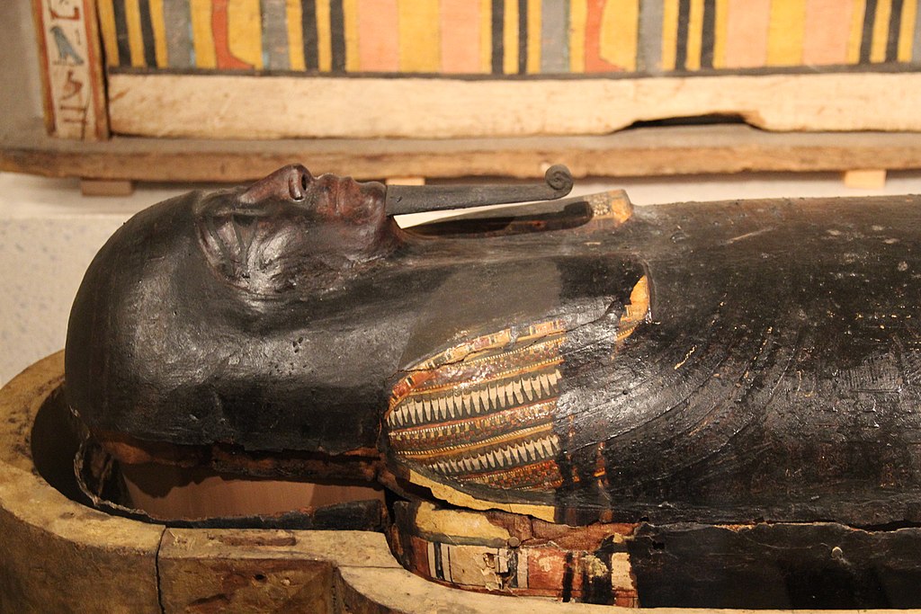 ancientegyptsarcophagusofken-hor-akhmim-sohag26thdynastyc600bc28132912443-1.jpg