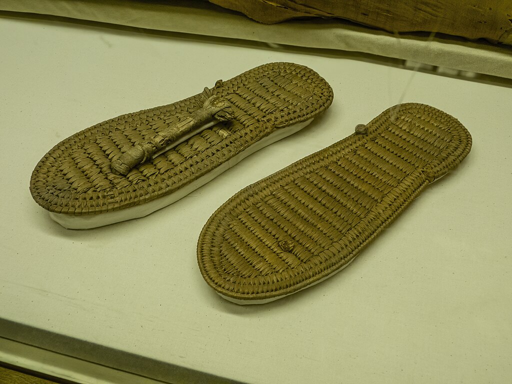 palmleafsandalsnewkingdom1539-1075bceorlateregyptpennmuseum.jpg