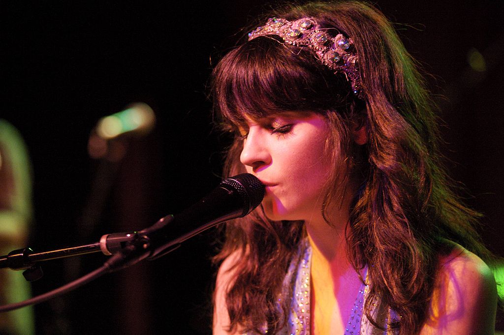 1024Px-Zooey Deschanel Of She & Him @ Mercy Lounge 18