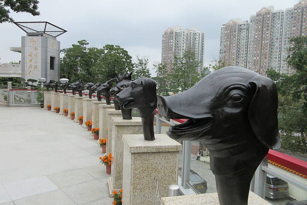 Hk 粉嶺 Fanling 蓬瀛仙館 Fung Ying Sen Koon Temple Chinese Zodiac Statues 12 Pig March 2017 Ix1