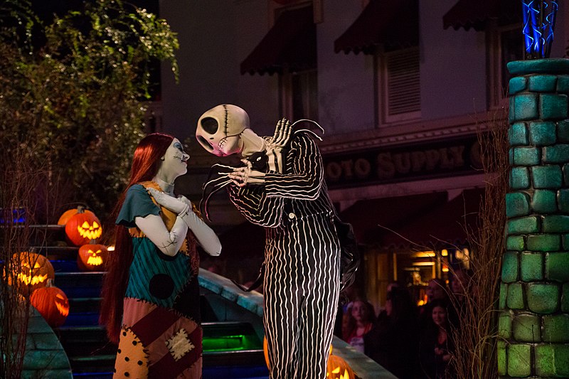 Frightfully Fun Parade - 34056694080