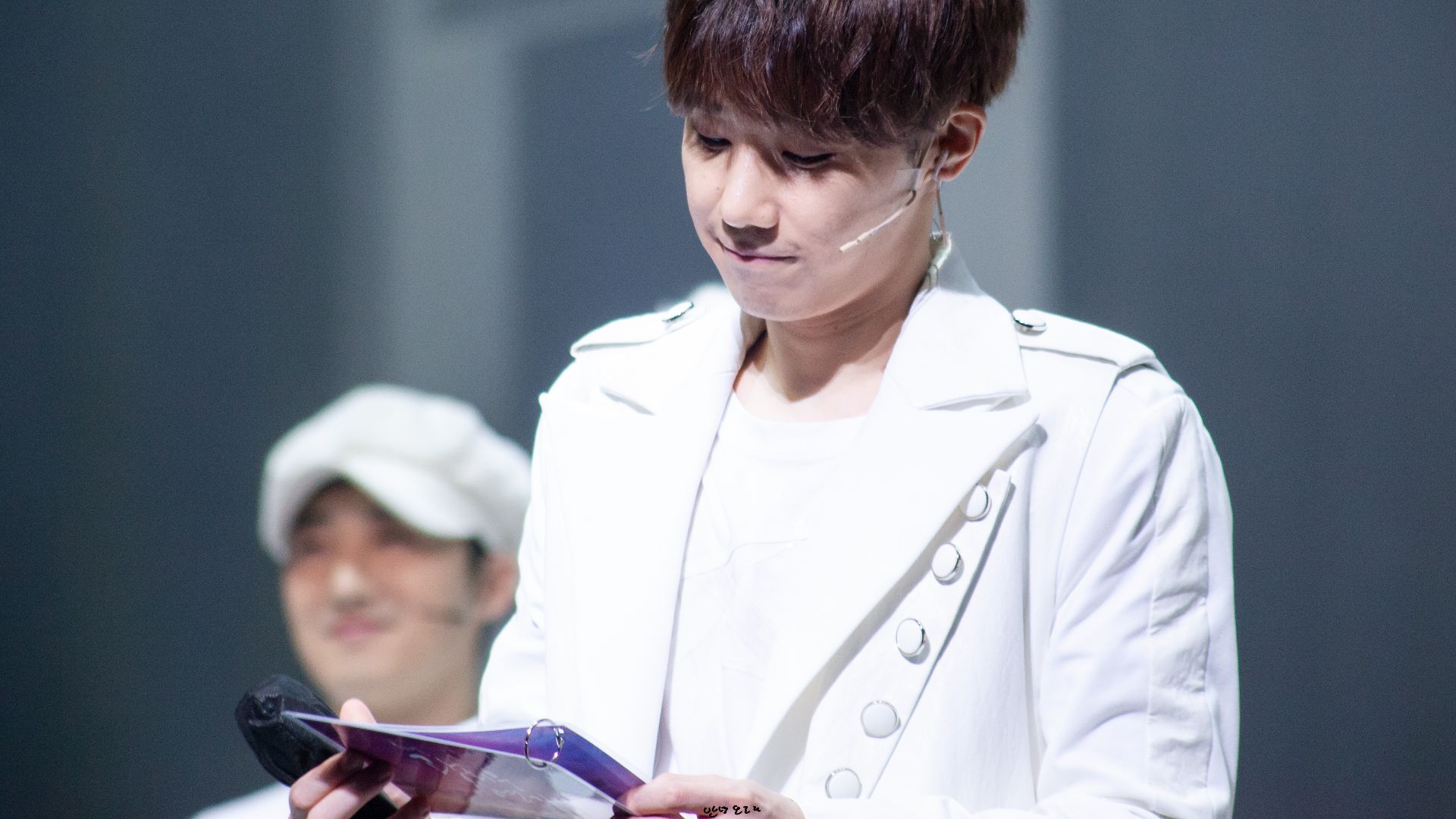 File:210904 뮤지컬 광화문연가 무대인사 규월하 김성규 4.jpg