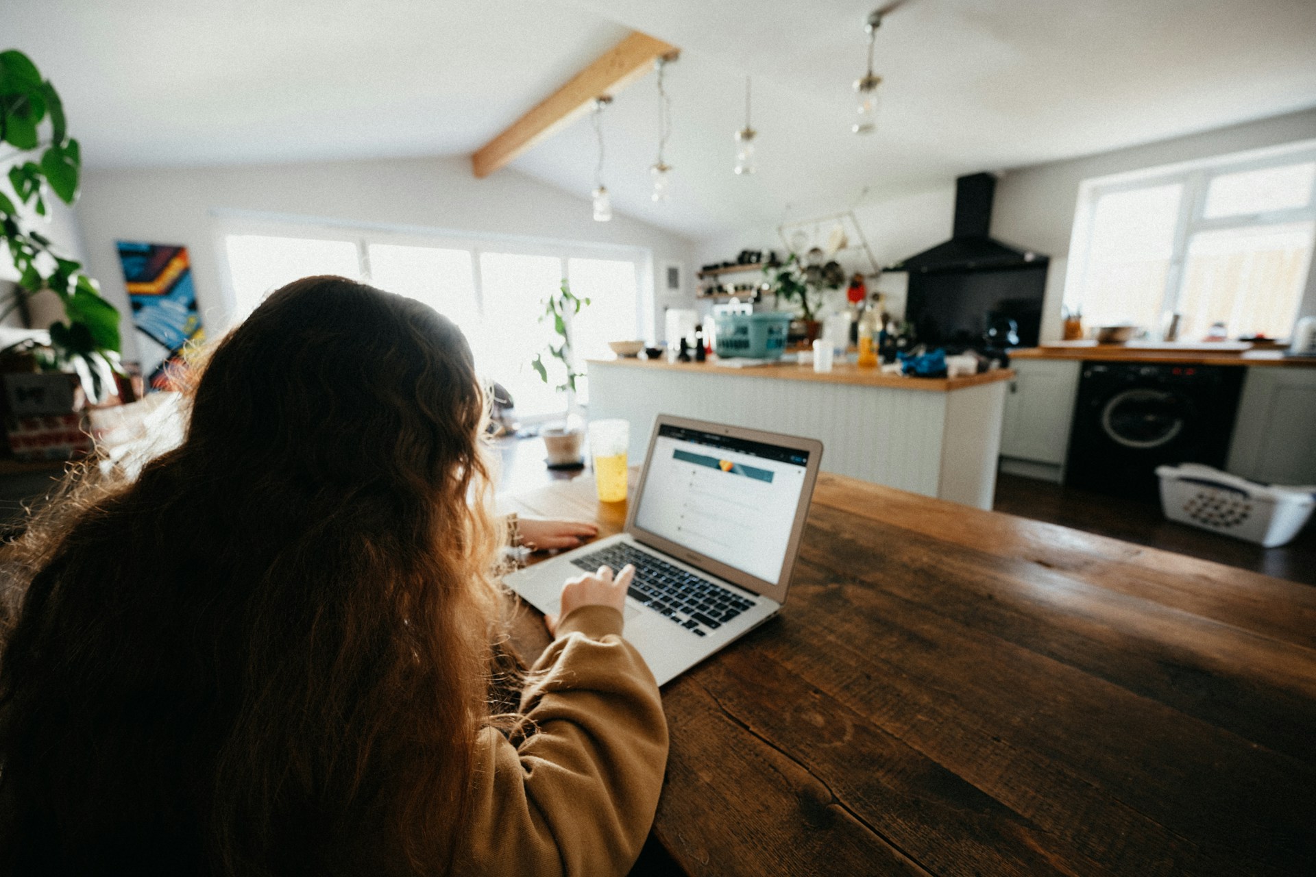 Annie-Spratt-Vzisqz8K9Li-Unsplash