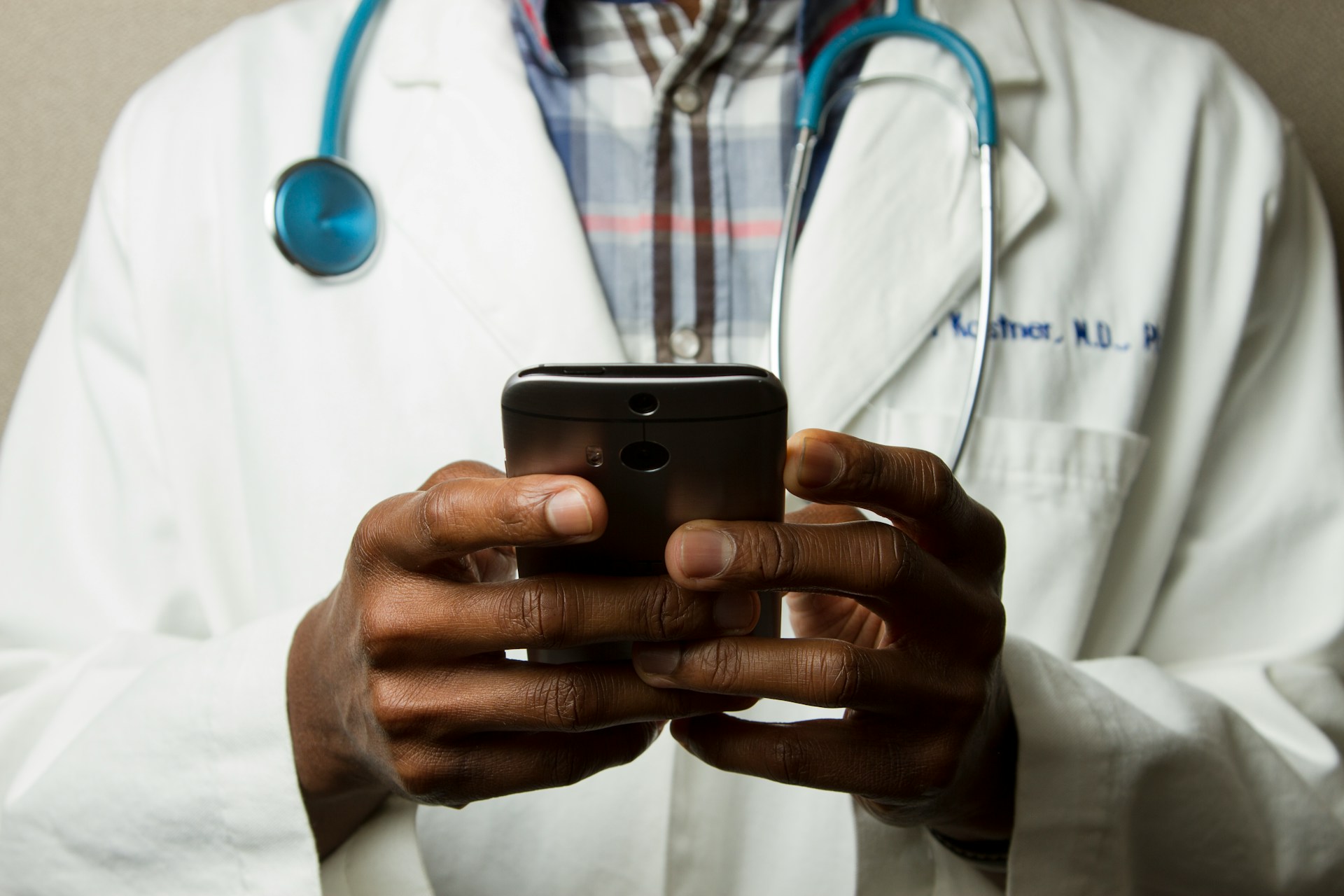 National-Cancer-Institute-L8Twzt4Ccvq-Unsplash