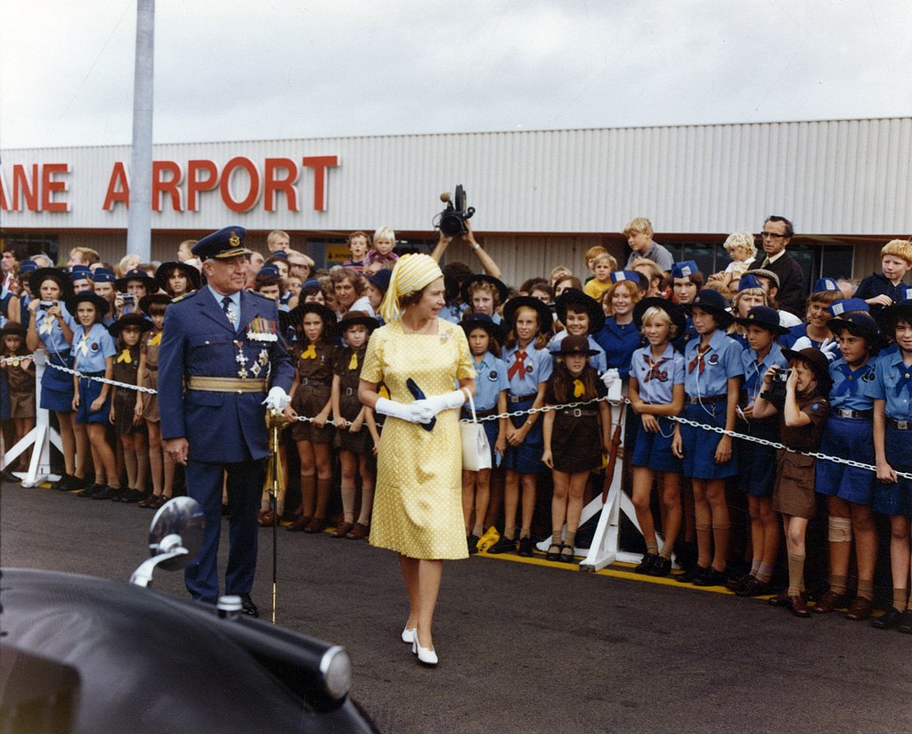 1024Px-Her Majesty Queen Elizabeth Ii At The Brisbane Airport, 1982