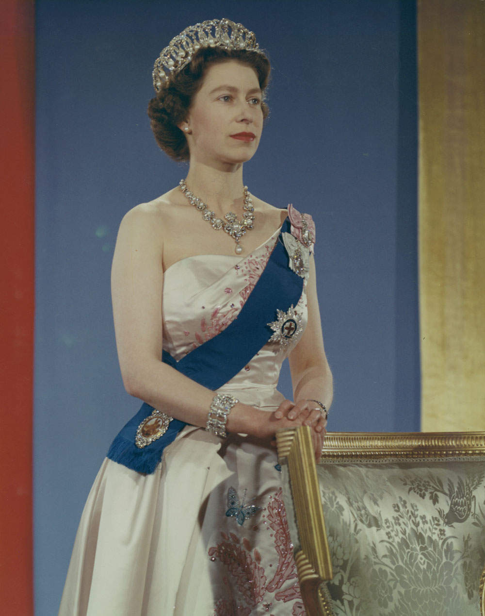 Queen Elizabeth Ii Official Portrait For 1959 Tour