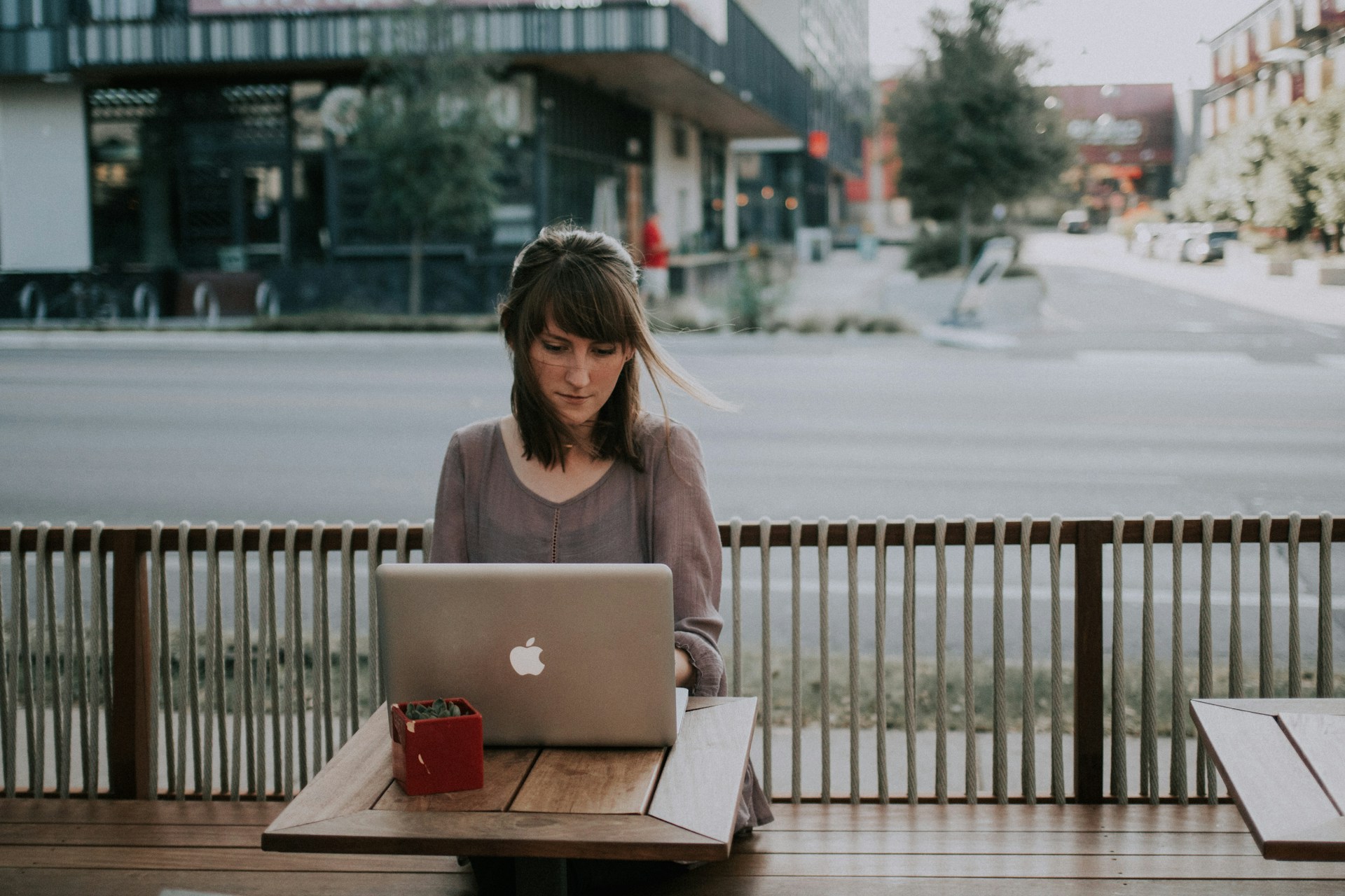 Christin-Hume-Slbqshqaheo-Unsplash