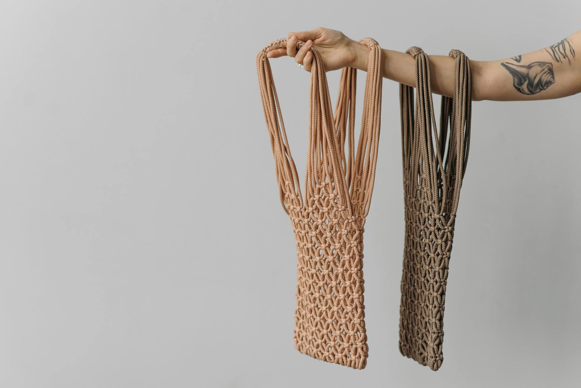 Pexels-Pavel-Danilyuk-7055308