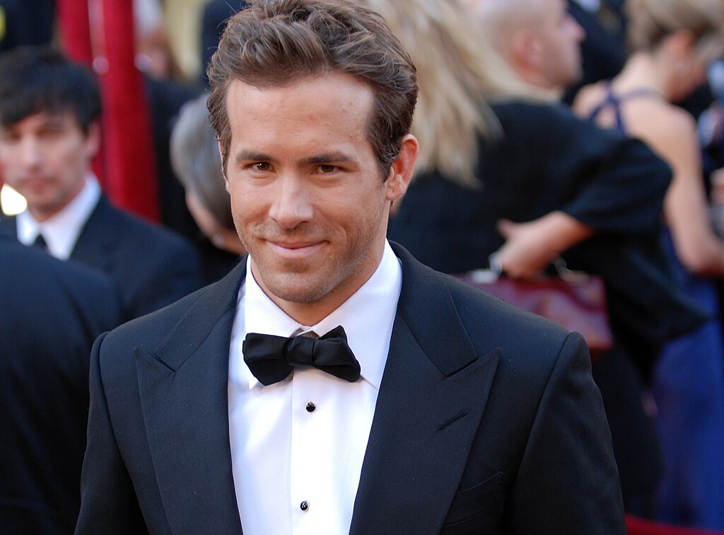 1024Px-Ryan Reynolds 100307-A-6452C-617