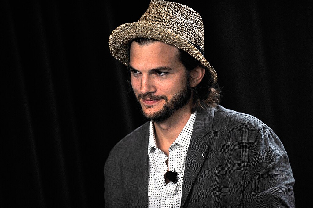 1024Px-Ashton Kutcher Attends Techcrunch Disrupt New York May 2011, 2