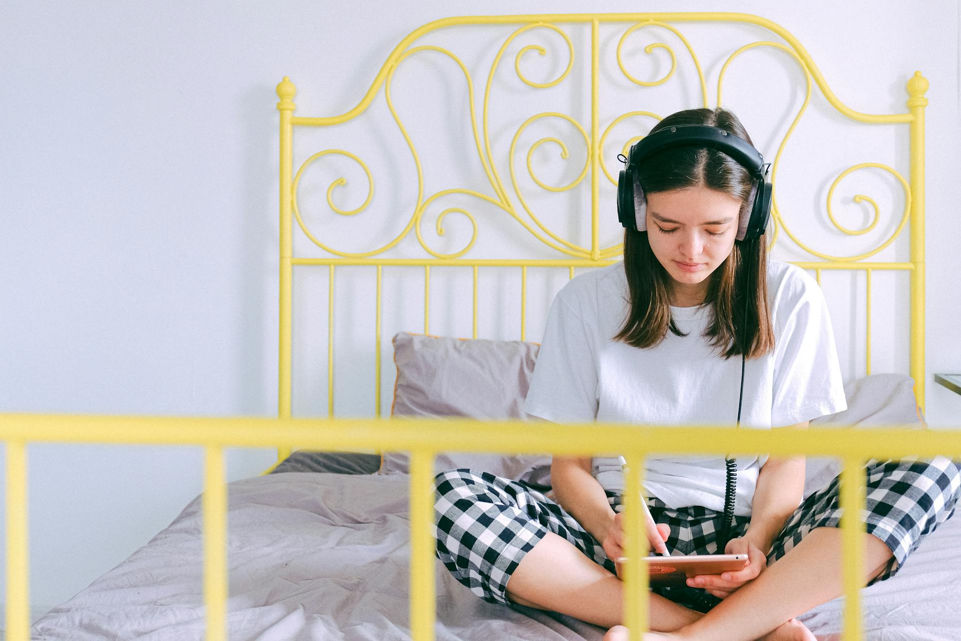 Pexels-Shvetsa-3987003