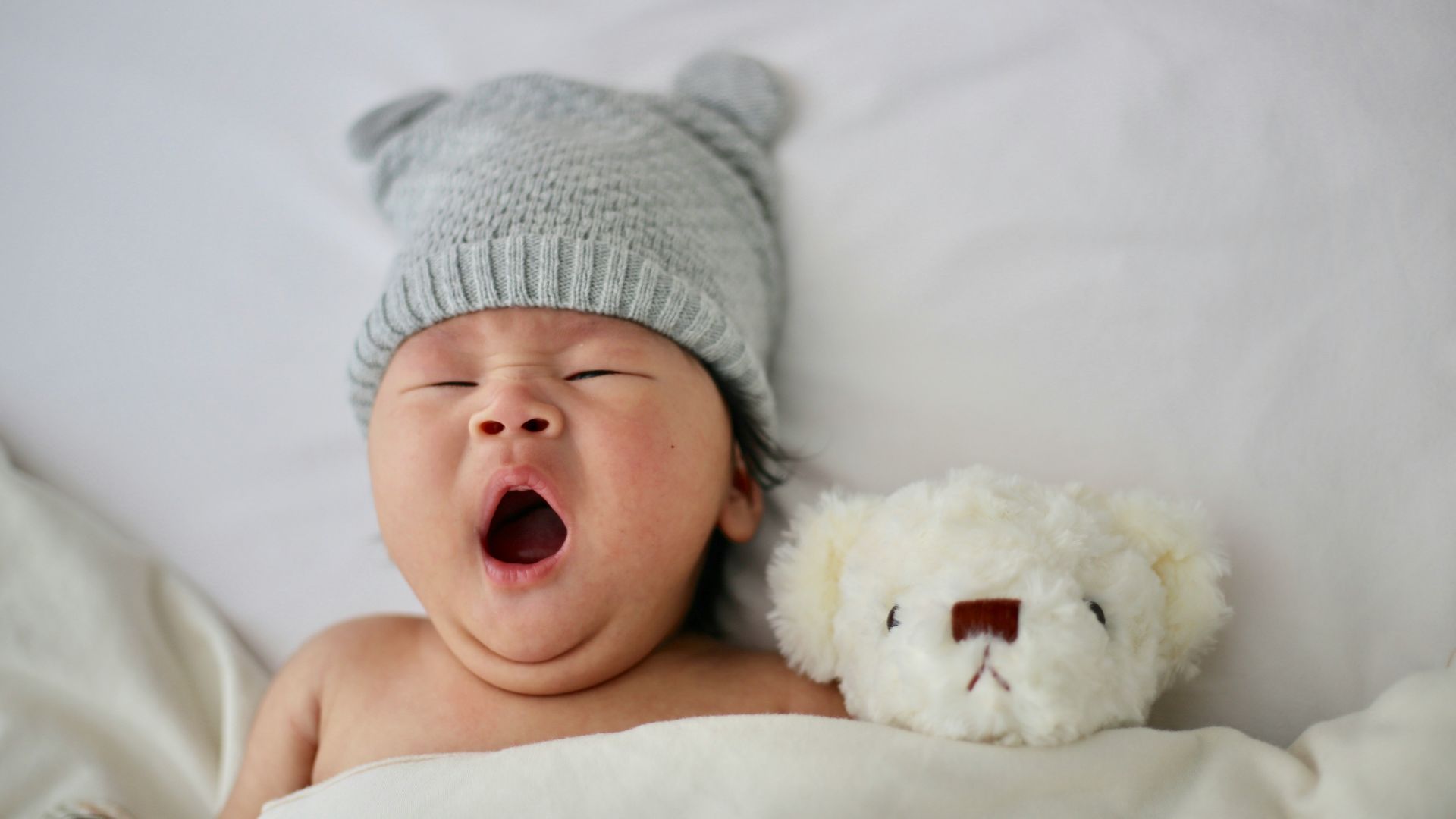 baby's gray knit hat