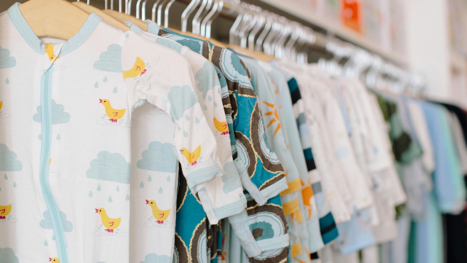 white and blue floral crew neck t-shirt