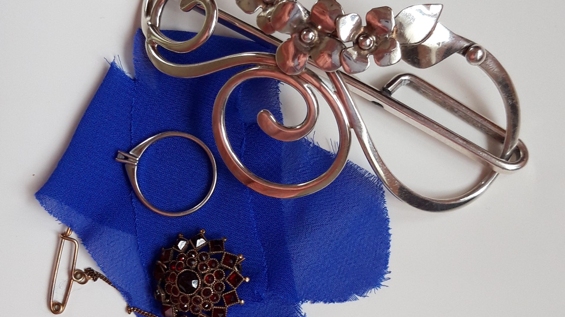 File:Something old something new something borrowed something blue.jpg