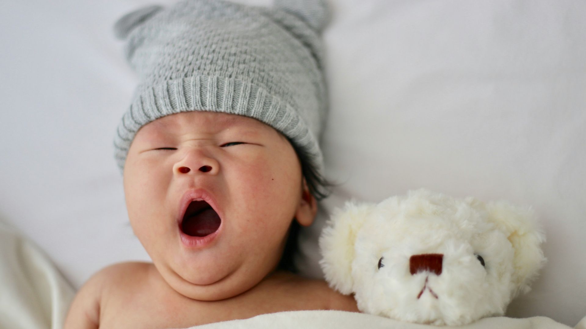 baby's gray knit hat