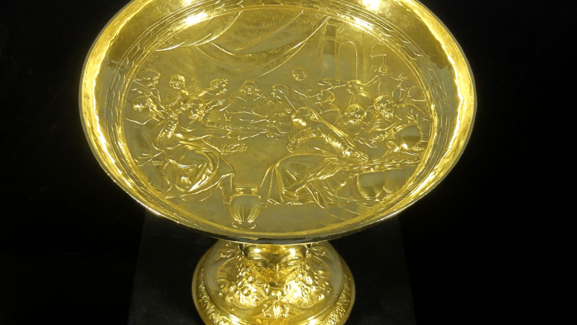 File:Écouen (95), château, 2e étage, cabinet d'orfèvrerie, coupe de mariage, argent doré, 1ère moitié XVIIe s., Utrecht.jpg