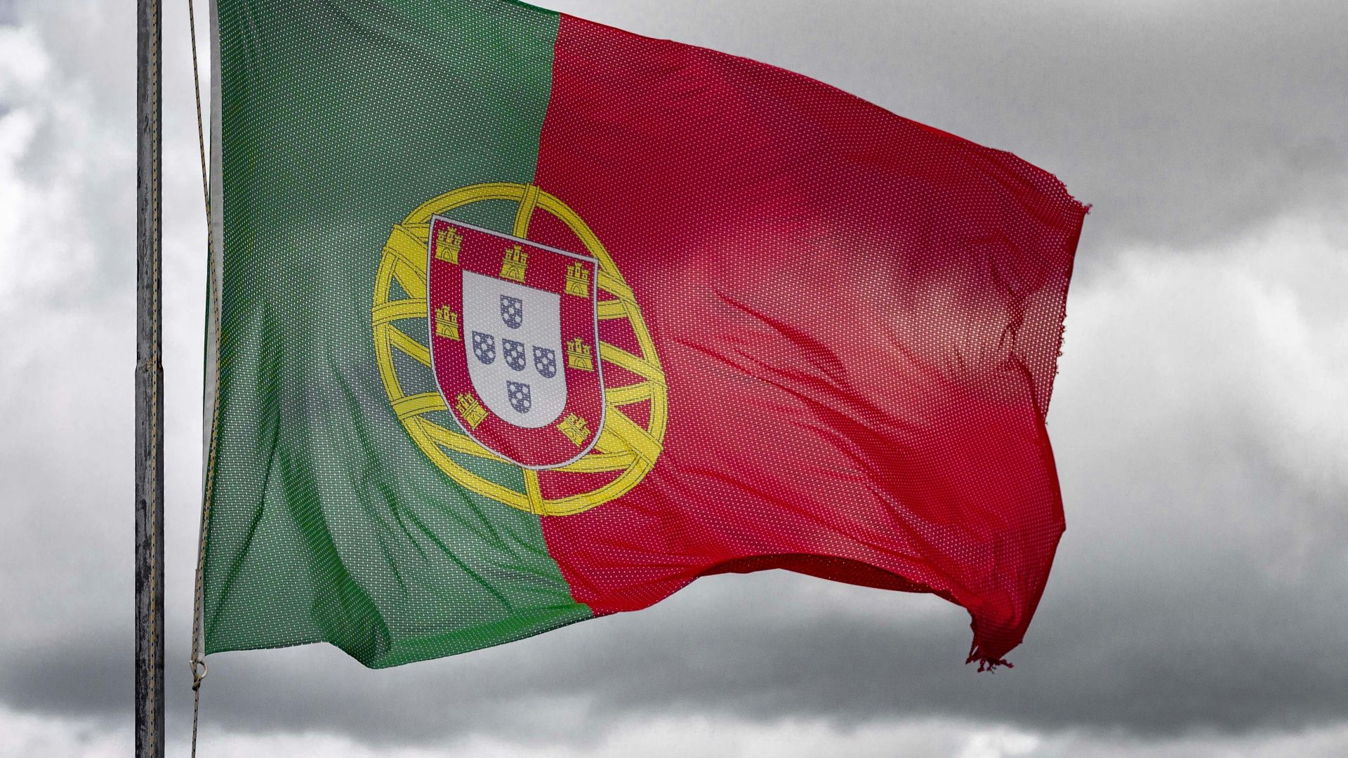 red green and yellow flag