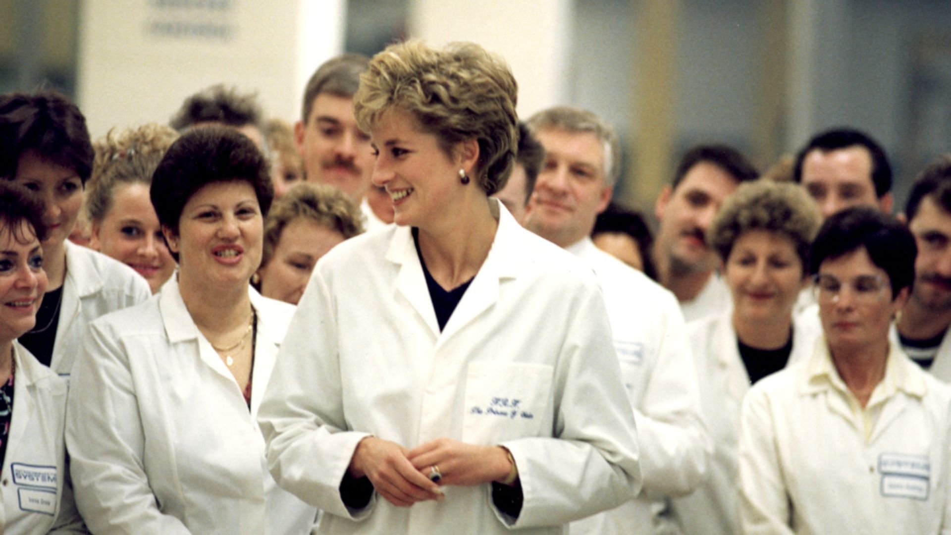 File:058792 Visit by Diana Princess of Wales 1992 (4087038134).jpg