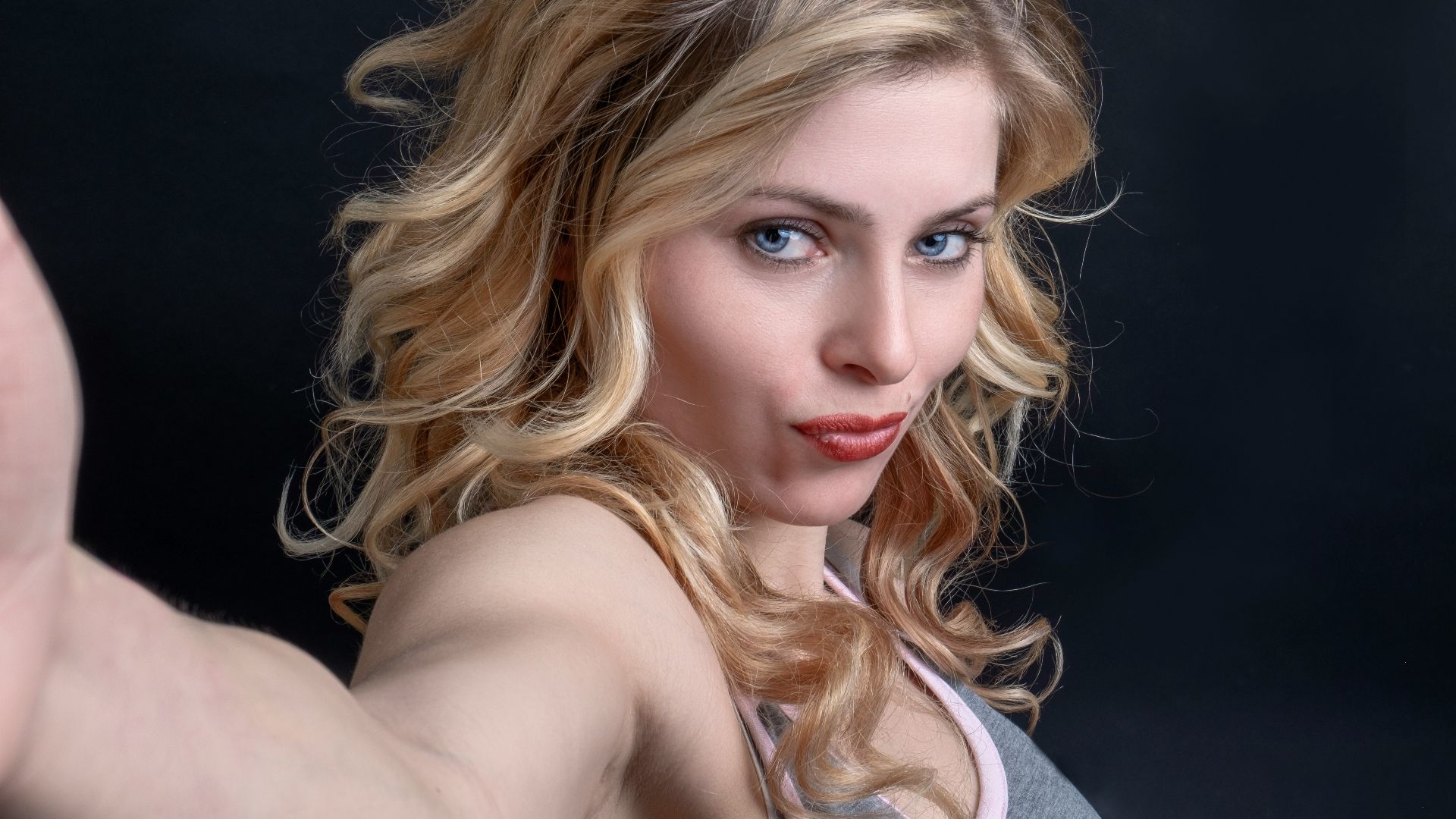 woman in white tank top