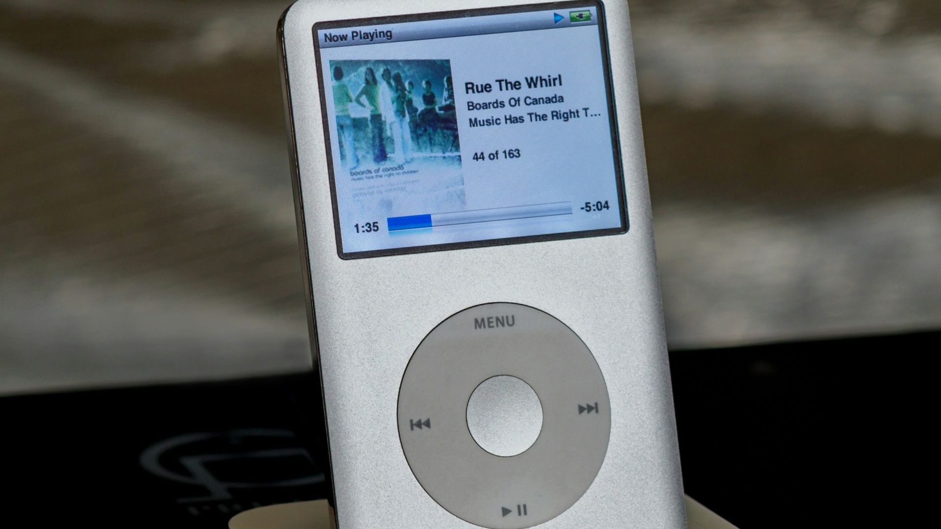 white ipod nano 4 th gen