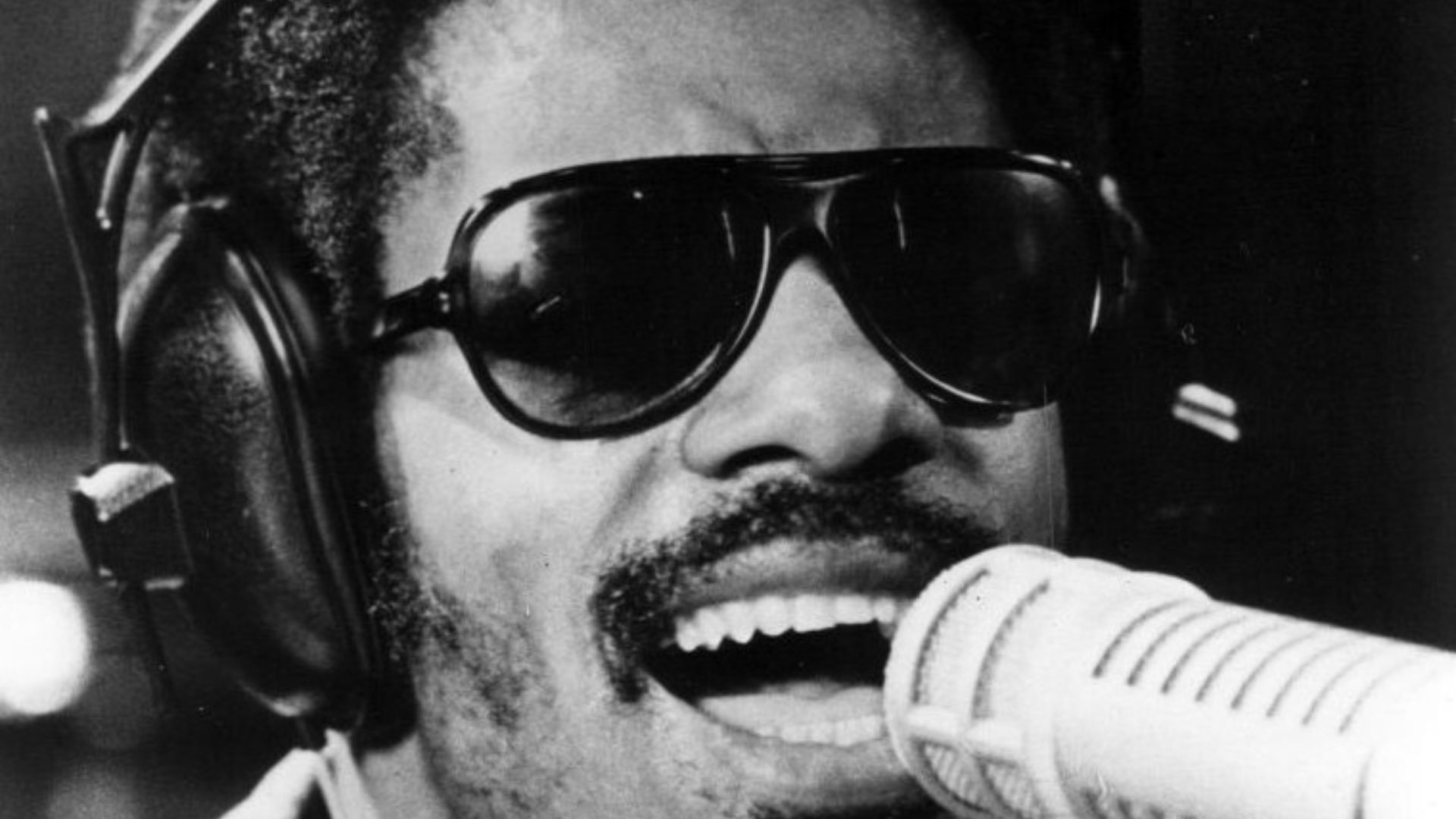 File:Stevie Wonder 1973.JPG