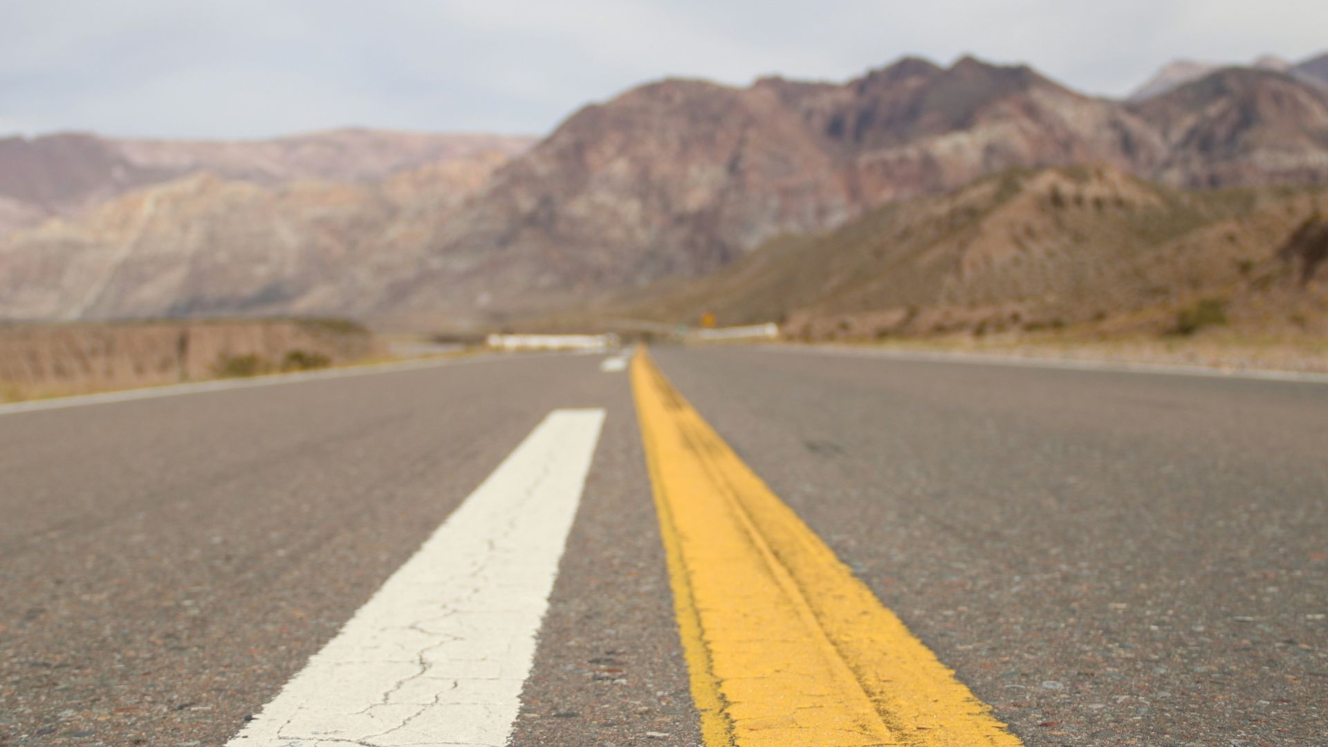 white and yellow road lines