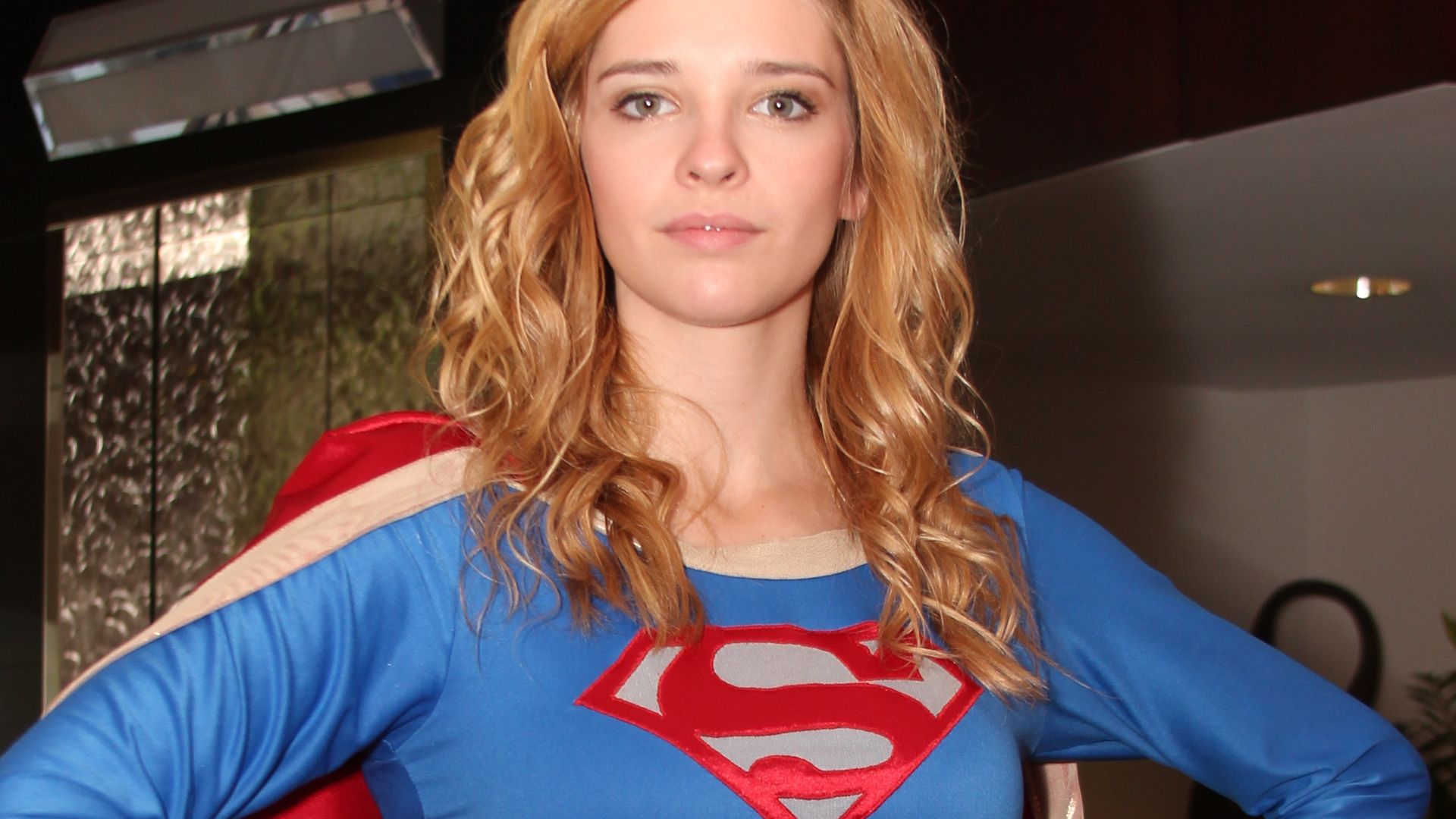 File:Supergirl in Alabama Phoenix Festival (2013).jpg