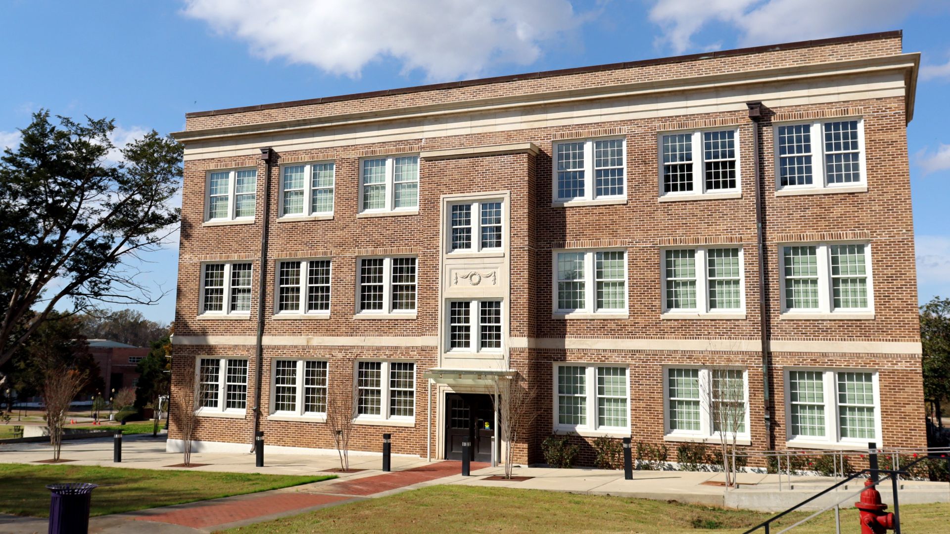 File:Bowles Hall at Alcorn State University.jpg