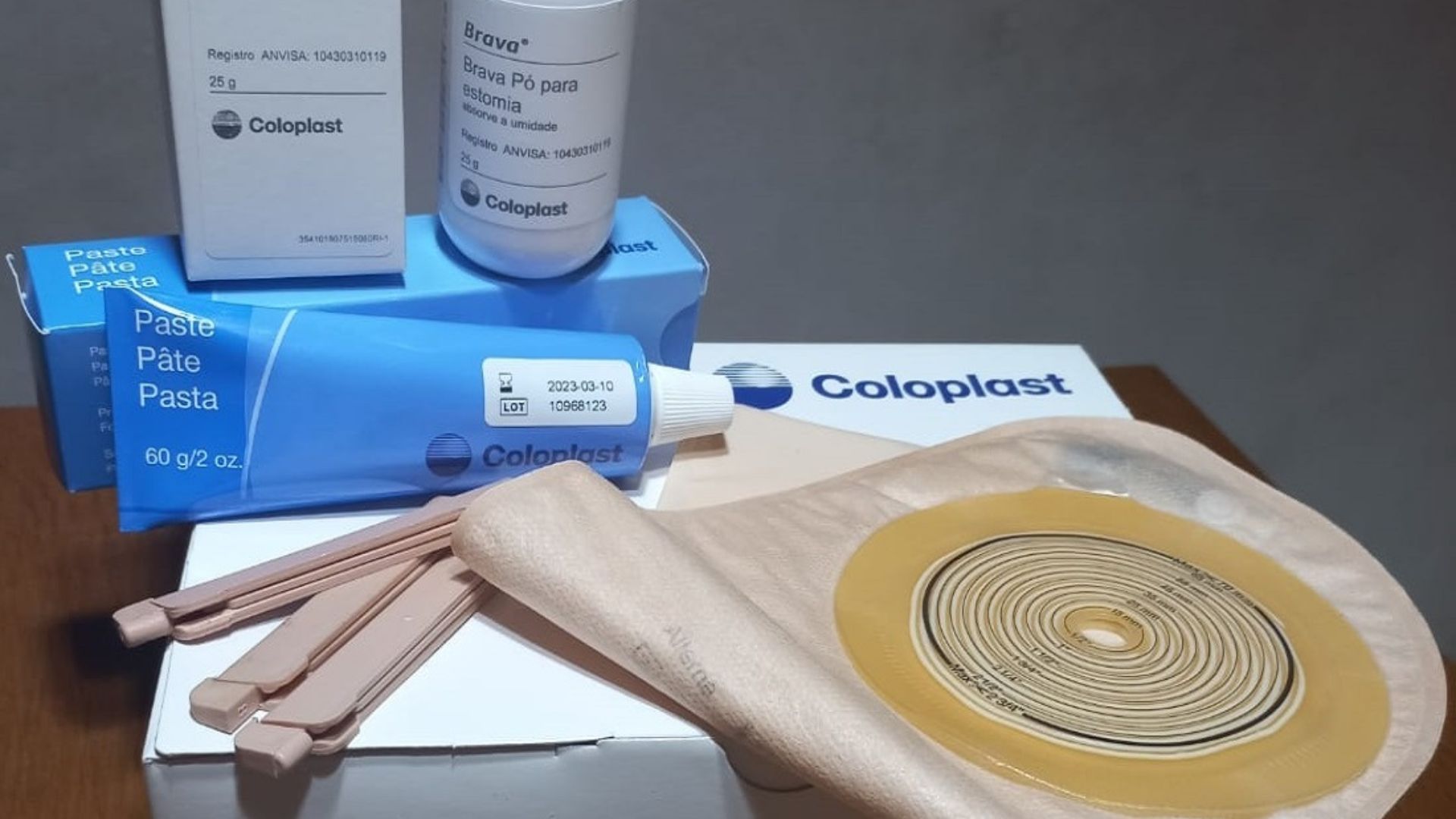 File:Bolsa de Ostomia SUS Ostomy Bags.jpg