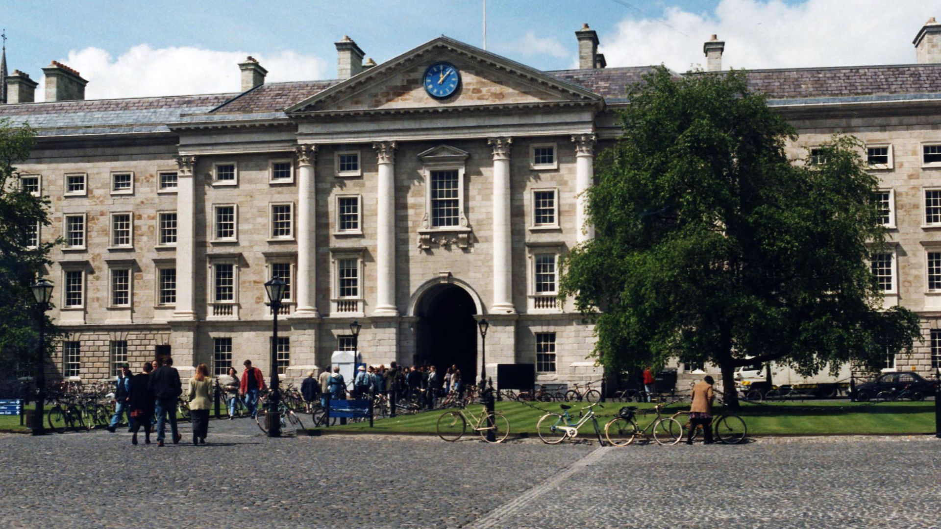 File:Trinity College.jpg
