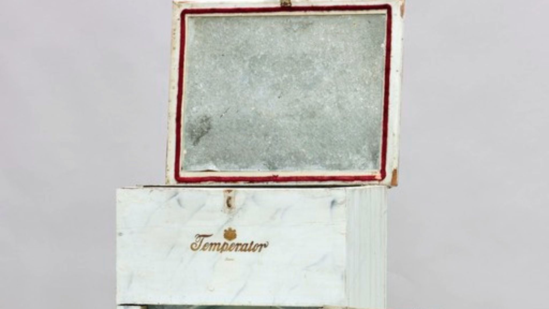 File:Temperator refrigerator, 1920s (color corrected).jpg