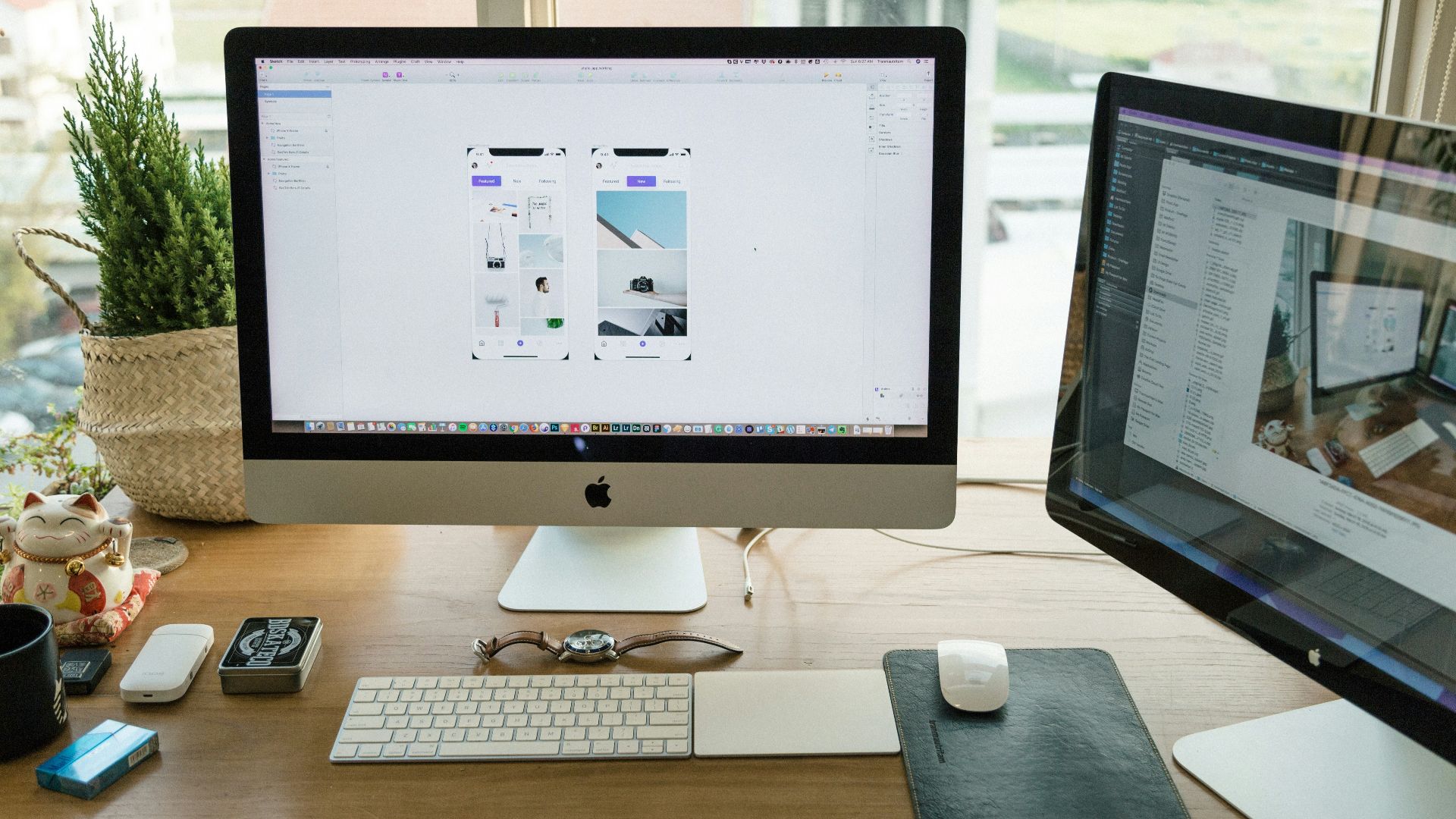 silver iMac with Apple Magic Keyboard and Magic Mouse