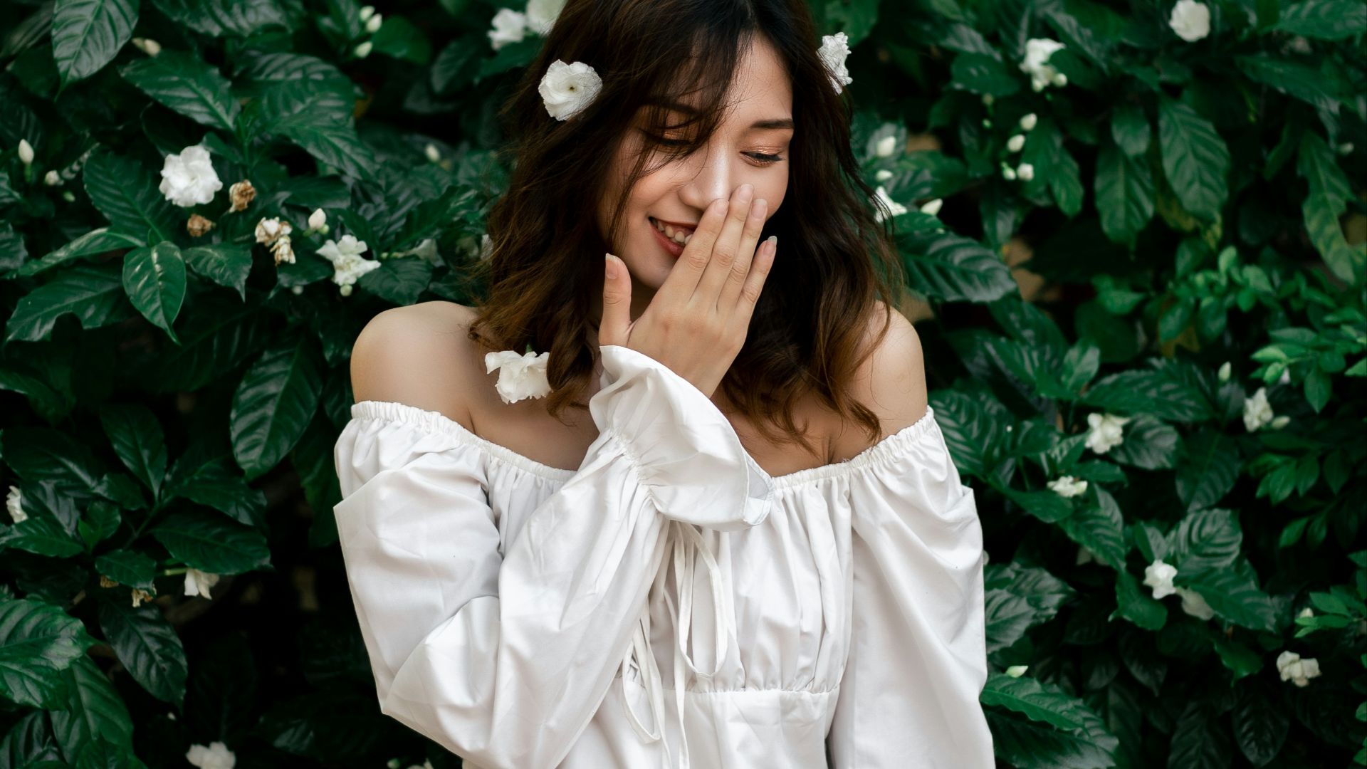 a person in a white dress