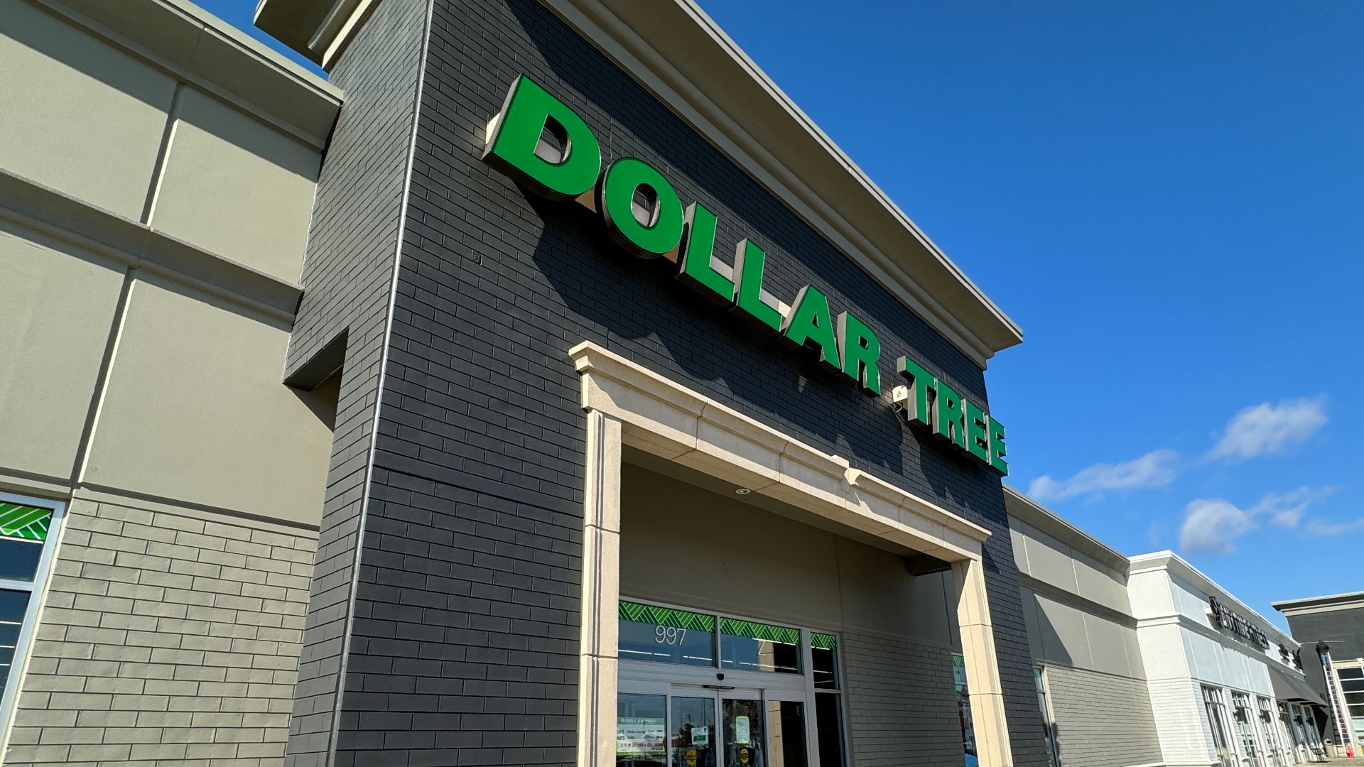 File:Dollar Tree in Greenwood - October 2023 - Sarah Stierch.jpg