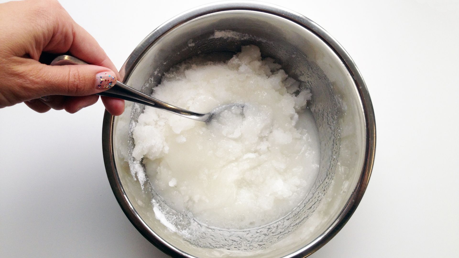 File:Mixing sugar facial scrub ingredients (15052637656).jpg