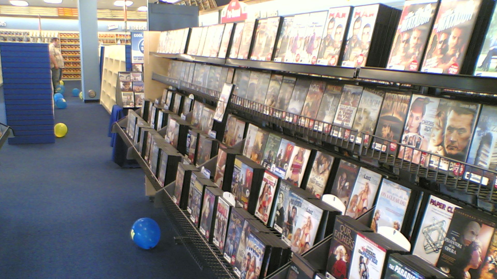 File:Video shop in Iowa, USA -- 2006-11.jpg