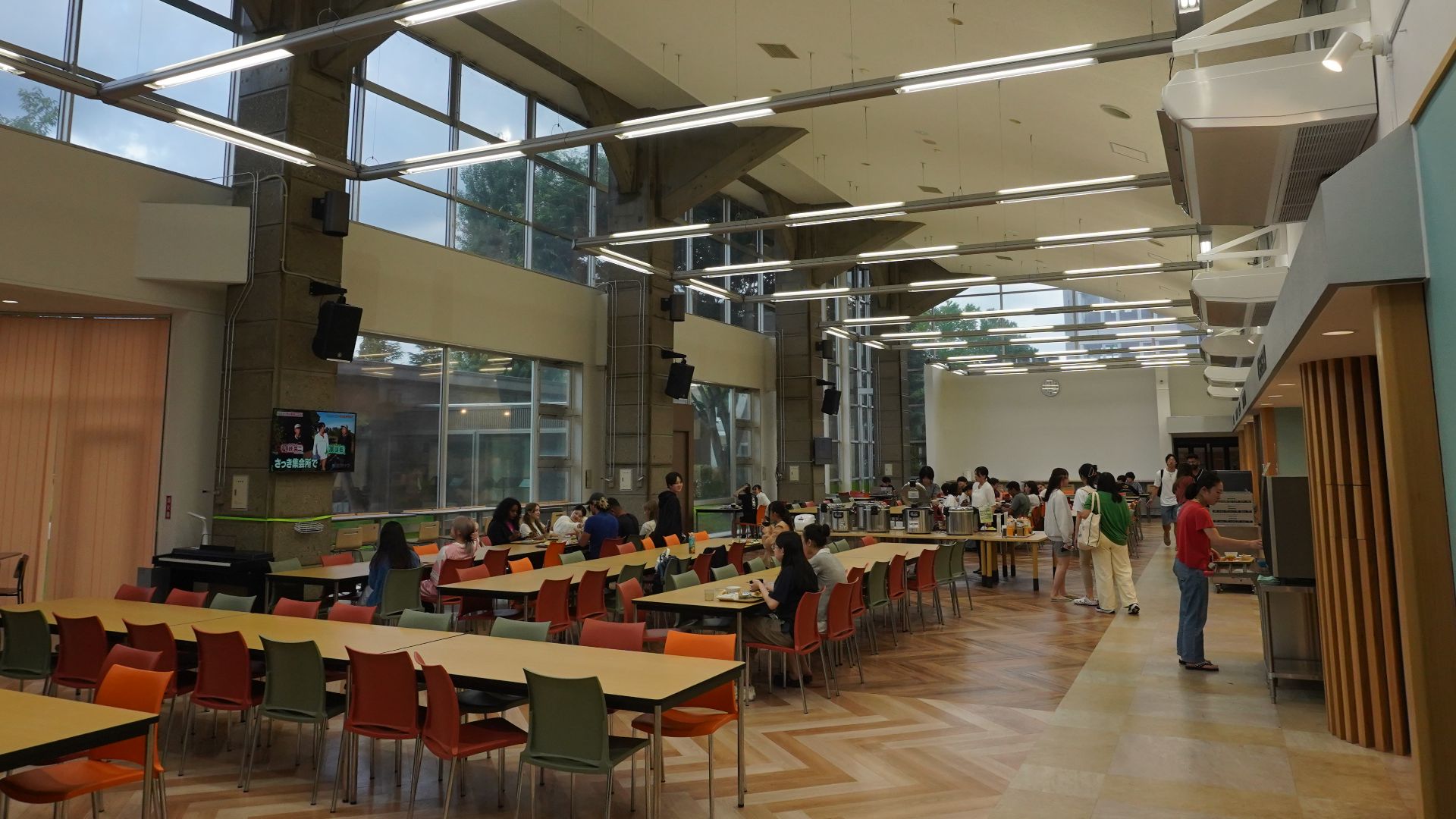 File:AIU Cafeteria.jpg