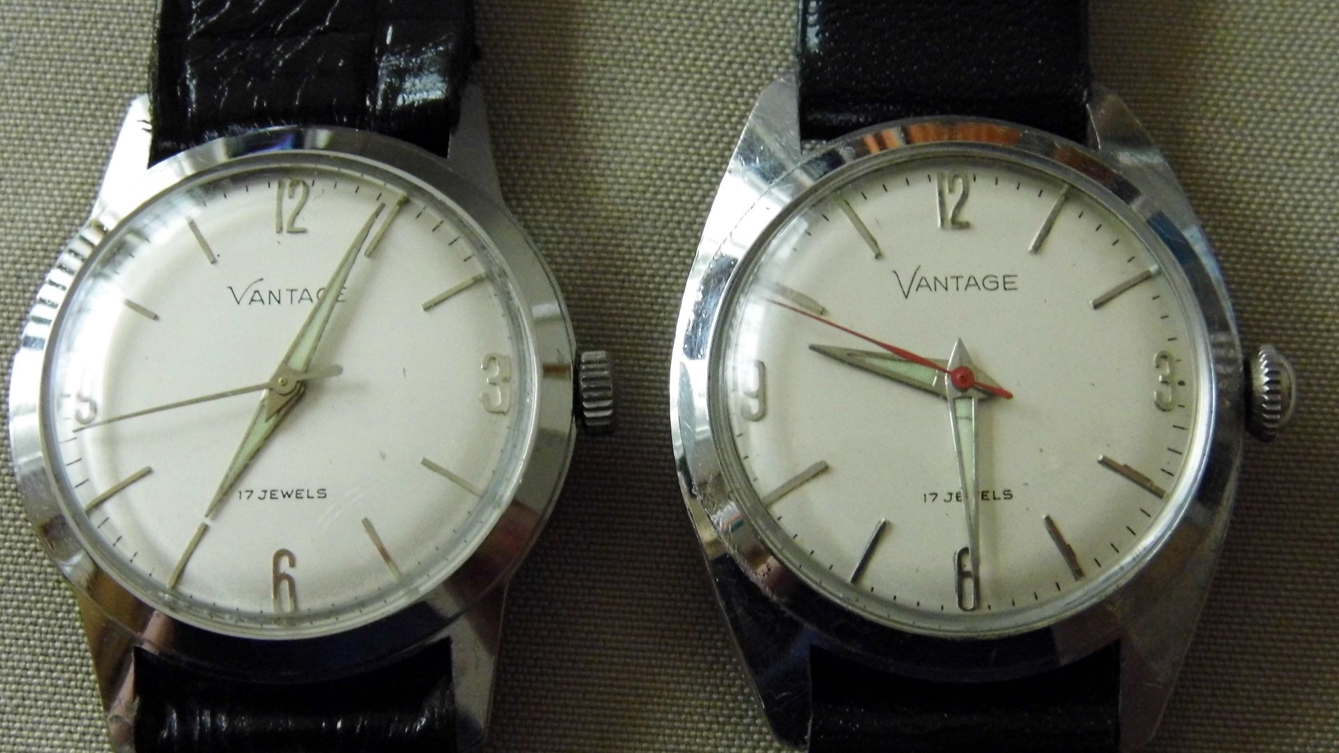 File:Pair of Vintage Swiss-Made Vantage Silvertone Watches, 17 Jewels (8950000656).jpg