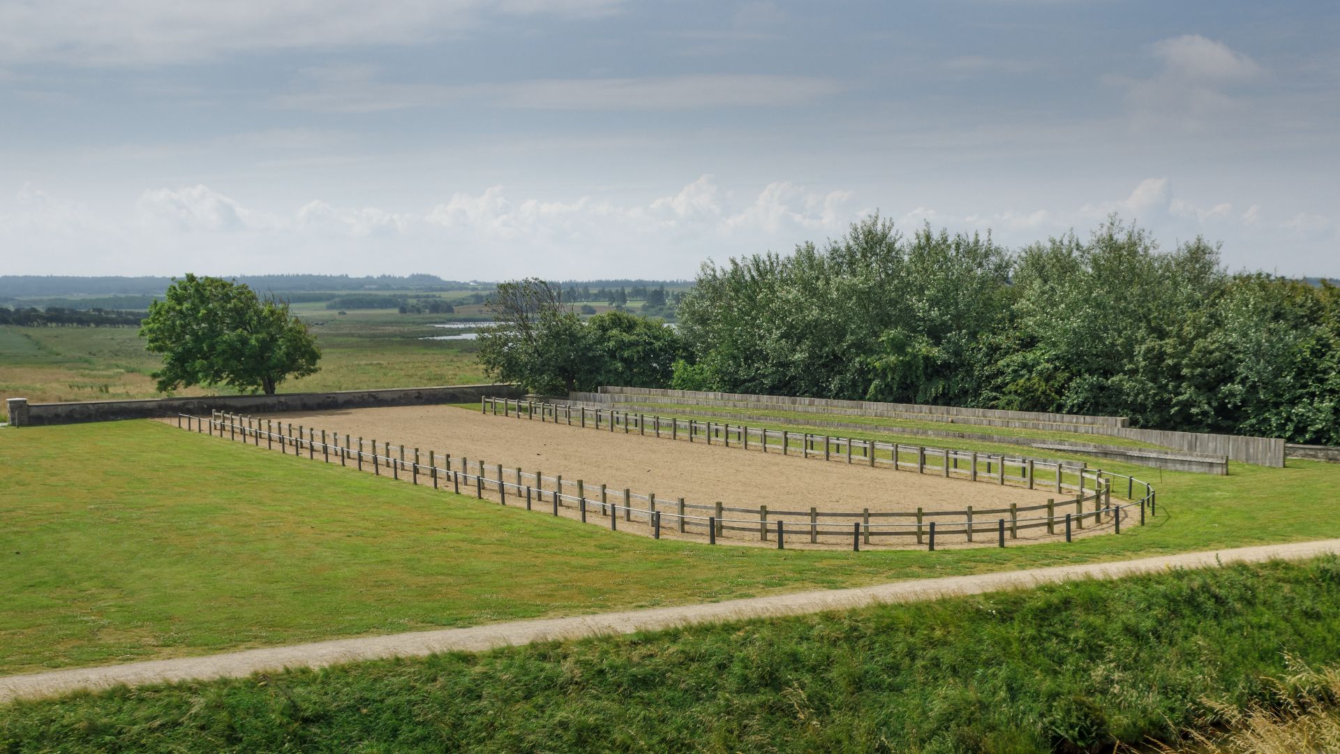 File:Spøttrup Borg turneringsbane 2015-07-12.jpg