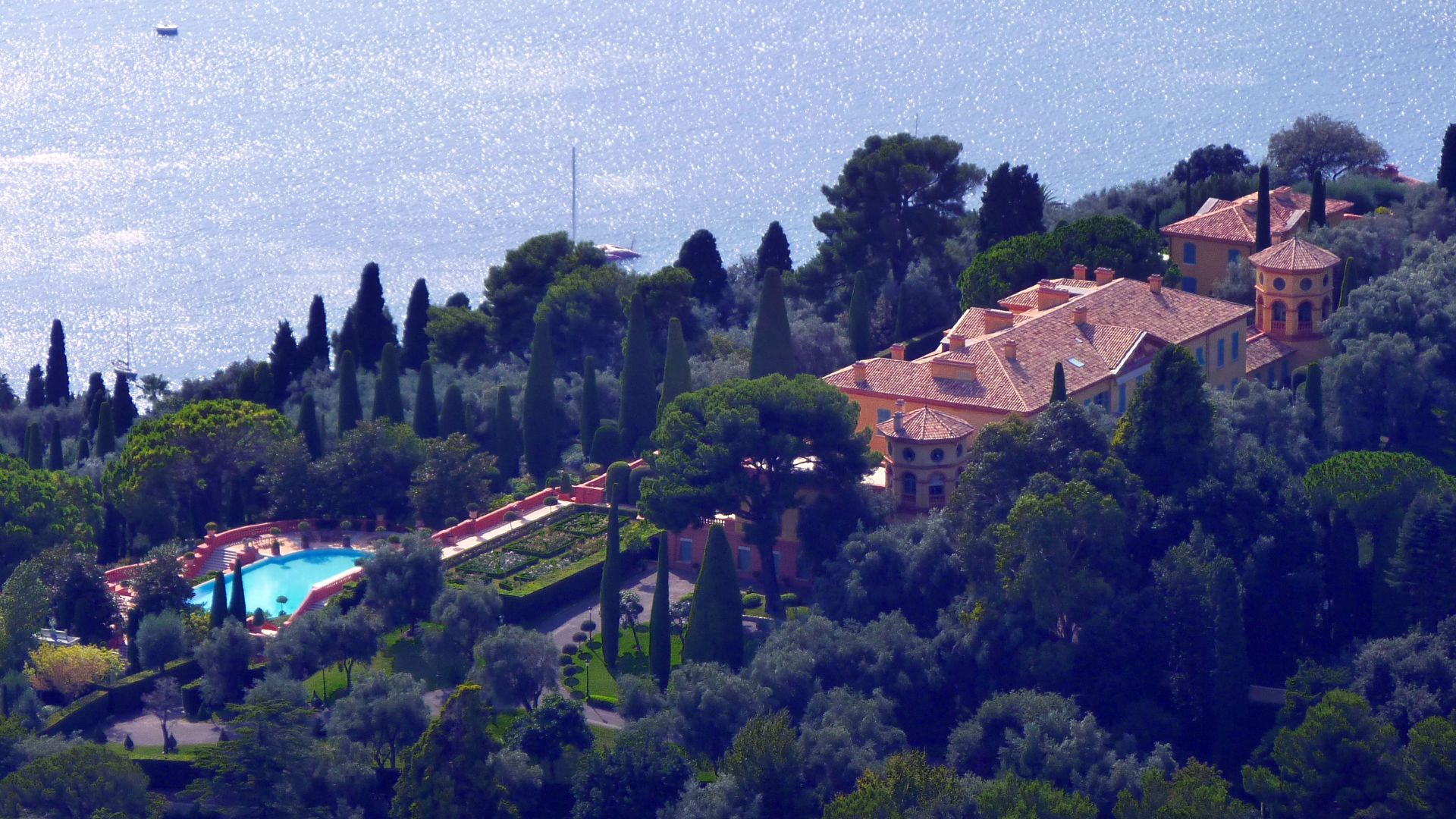 File:Villa Leopolda Villefranche-sur-Mer.JPG