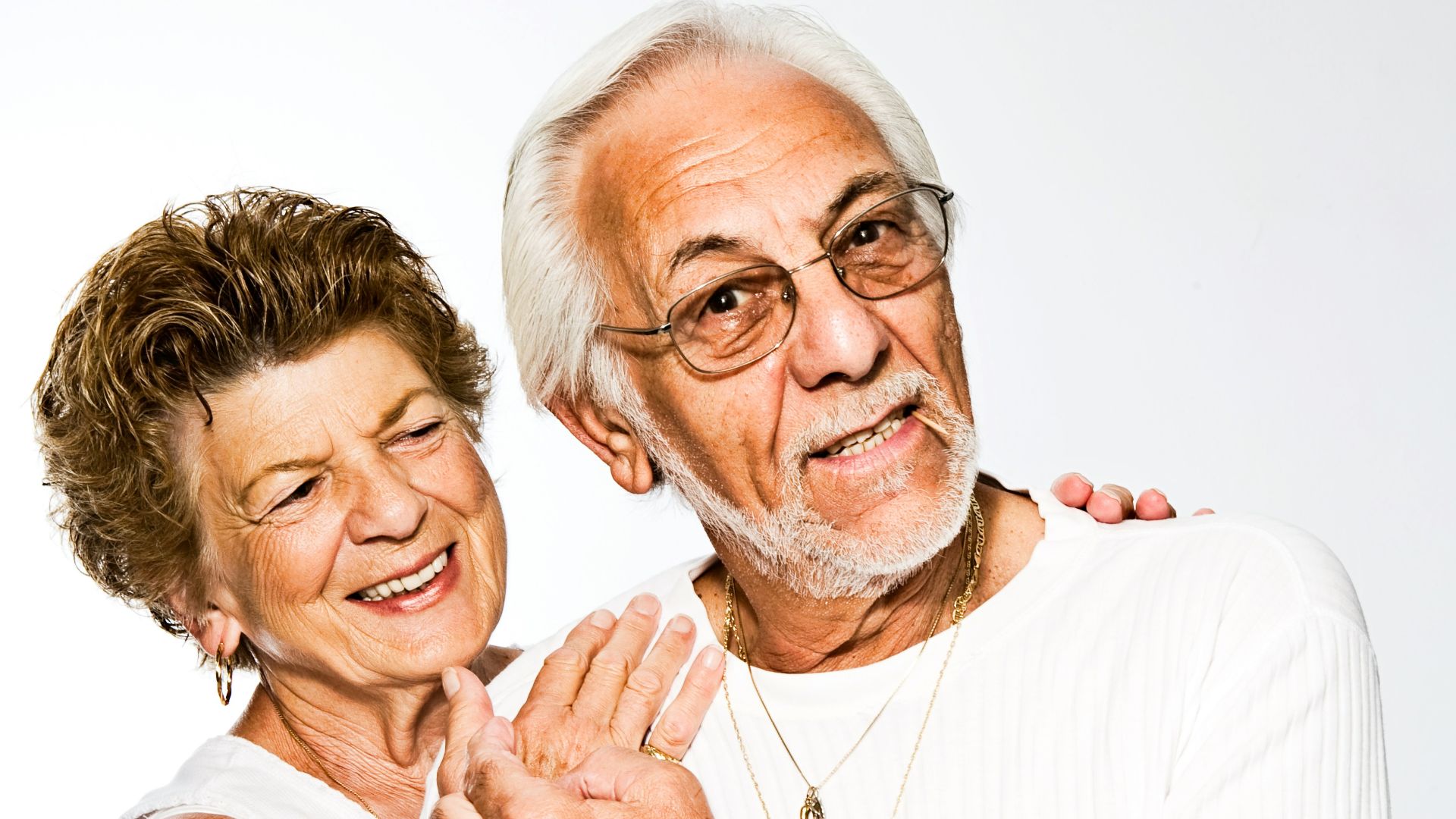 men's white crew-neck T-shirt