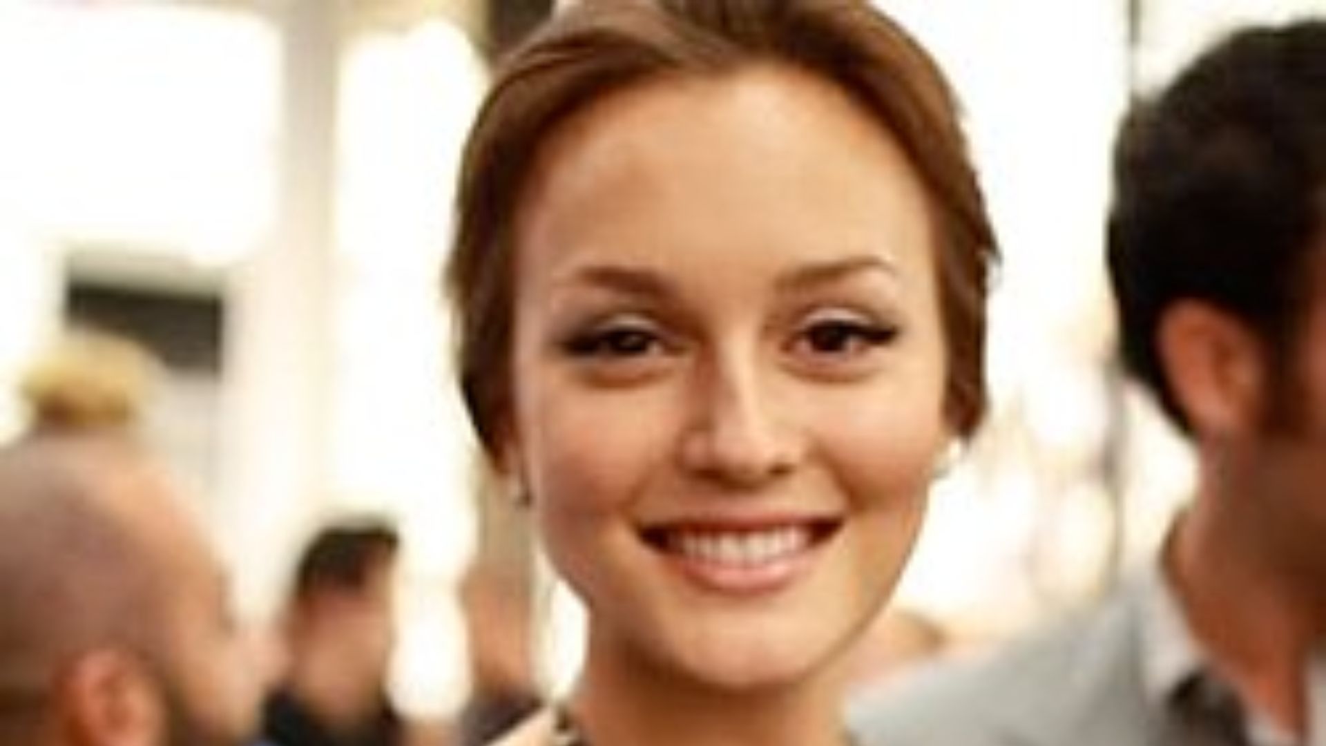 File:Leightonchanel.jpg - Wikimedia Commons